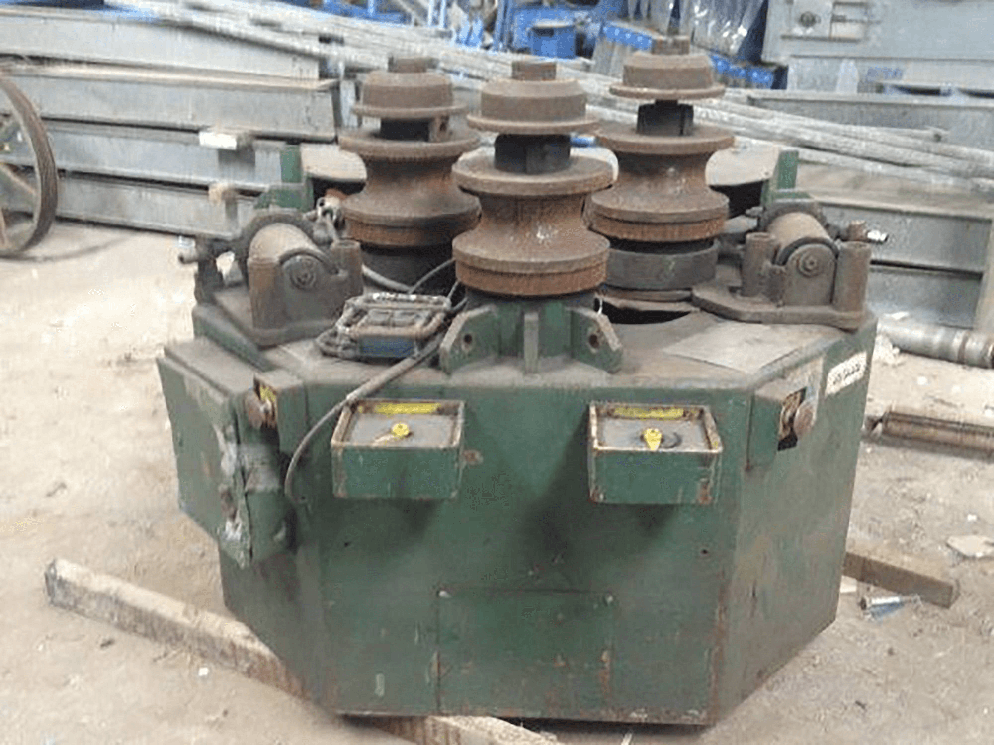 Masina ROUNDO R-5 eestvaade