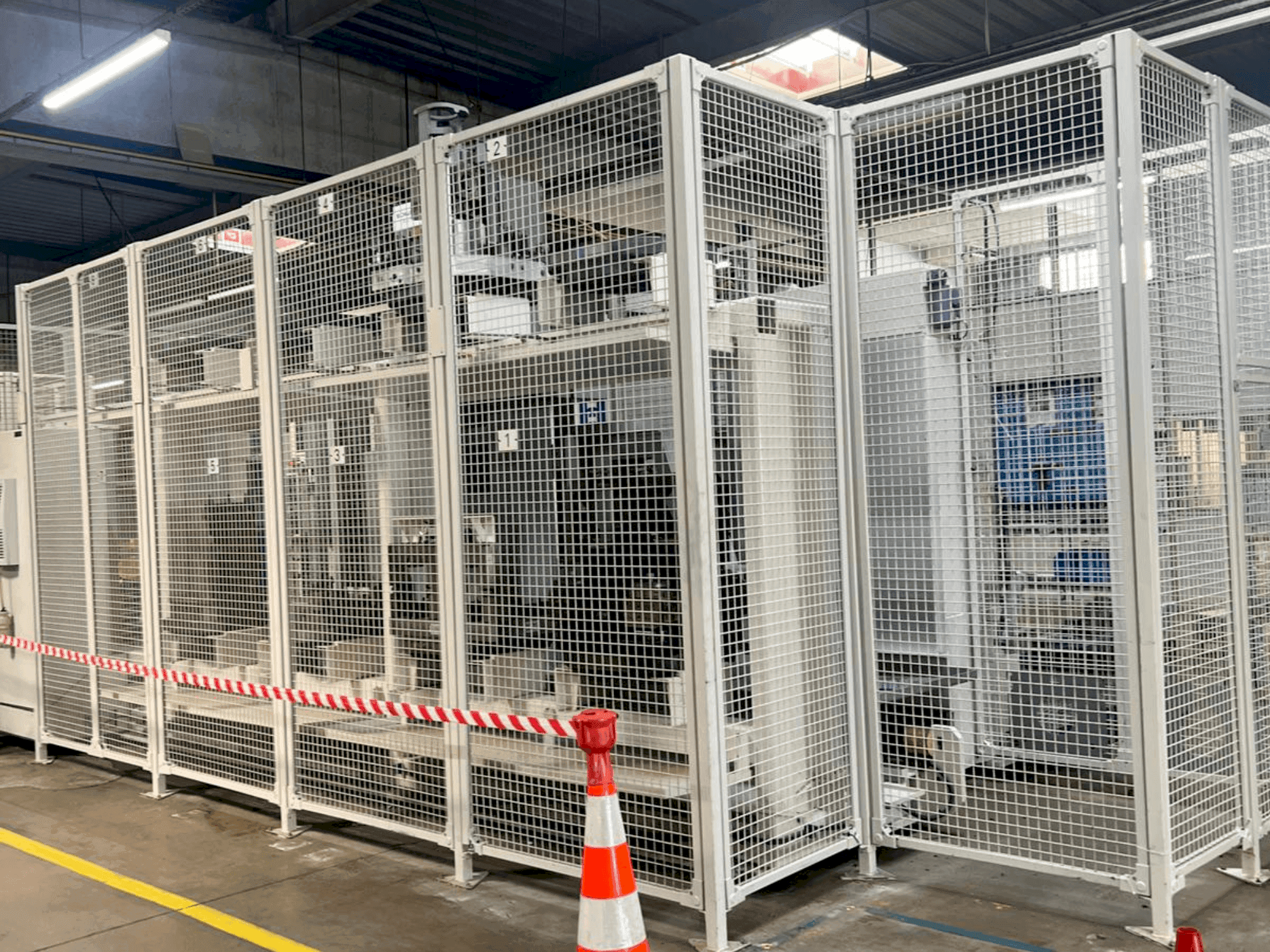 Masina HELLER MCH 250 eestvaade