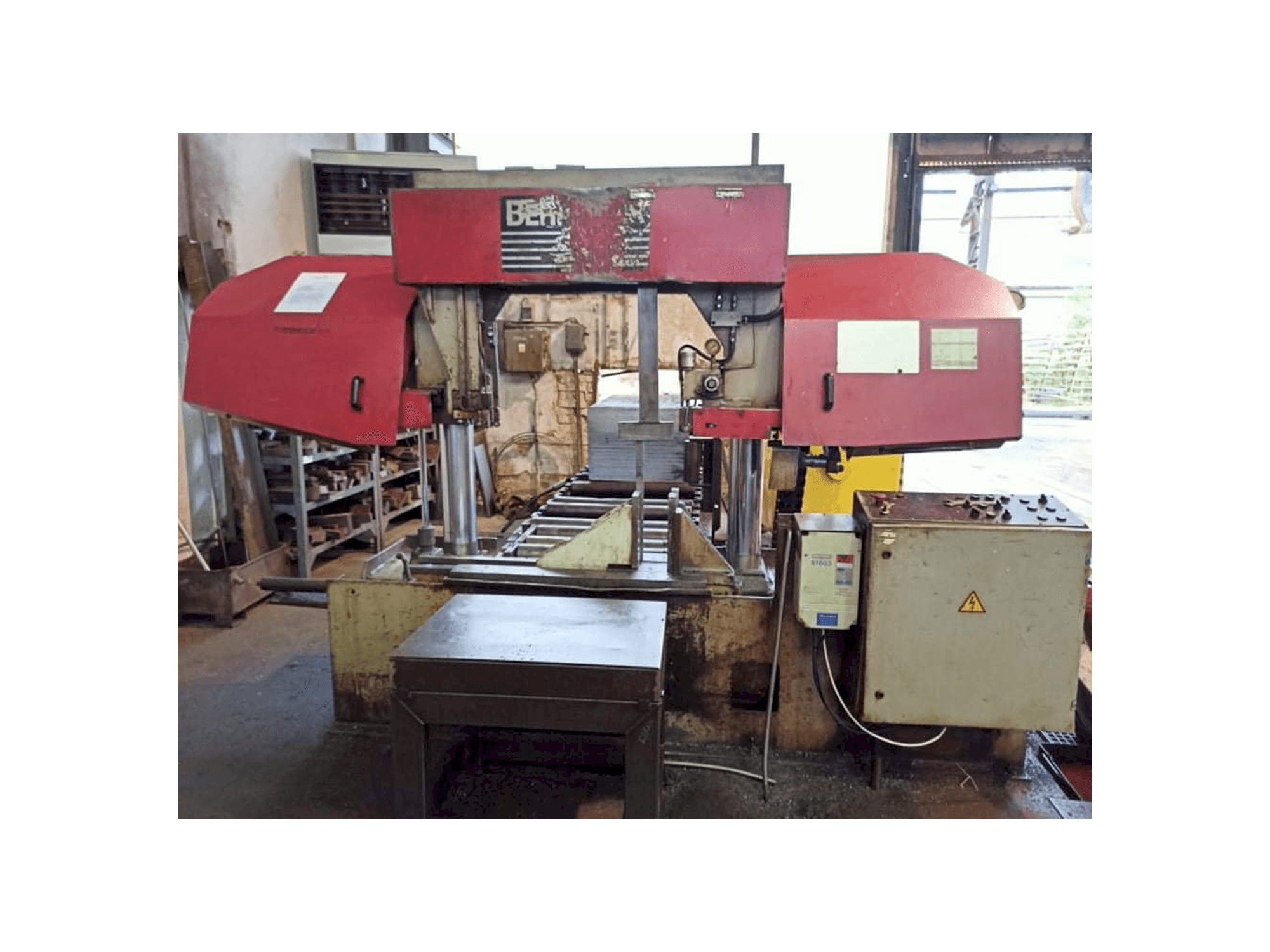 Masina Behringer HBP 530 eestvaade