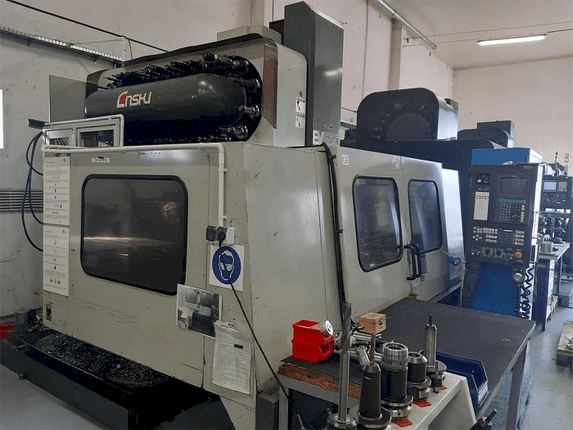 Masina Enshu EV 650 eestvaade