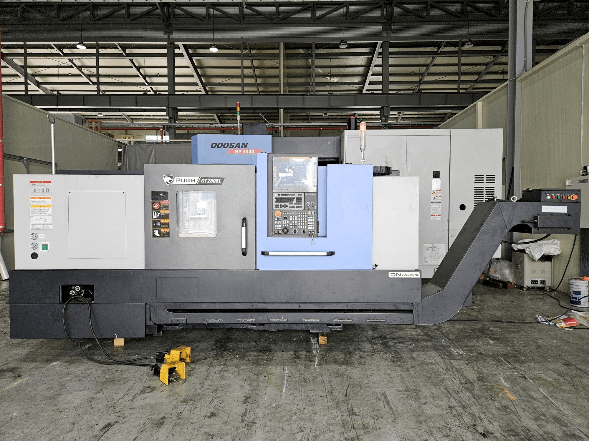Masina DN SOLUTIONS PUMA GT2600L eestvaade