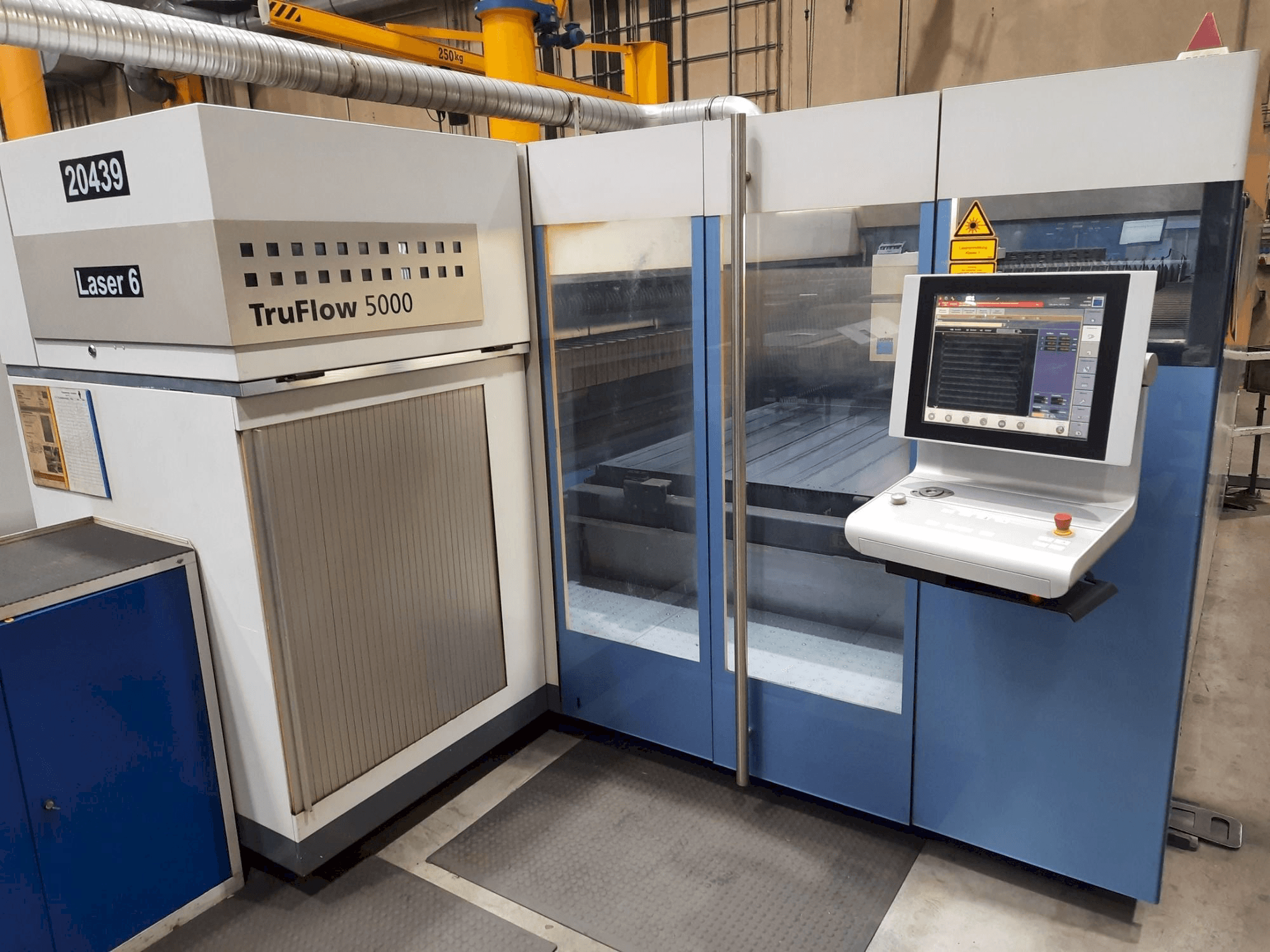 Masina Trumpf L 3030 eestvaade