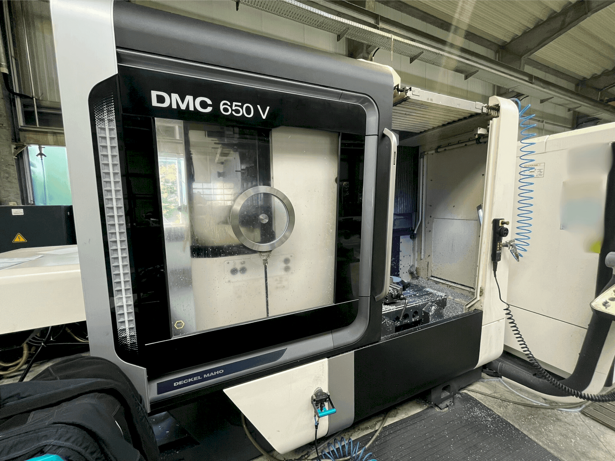 Masina DMG MORI DMC 650 V eestvaade
