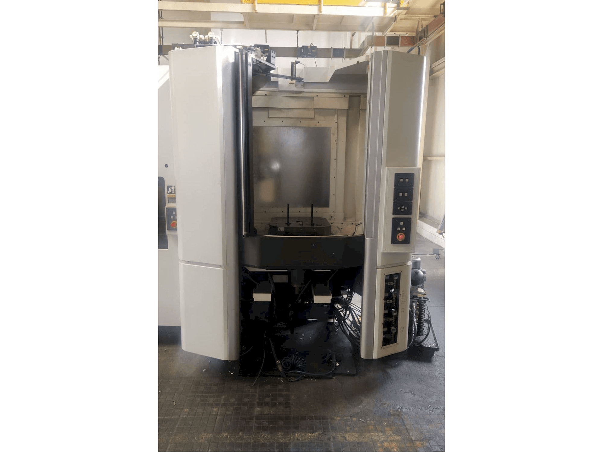 Masina MORI SEIKI NHX 5000 eestvaade