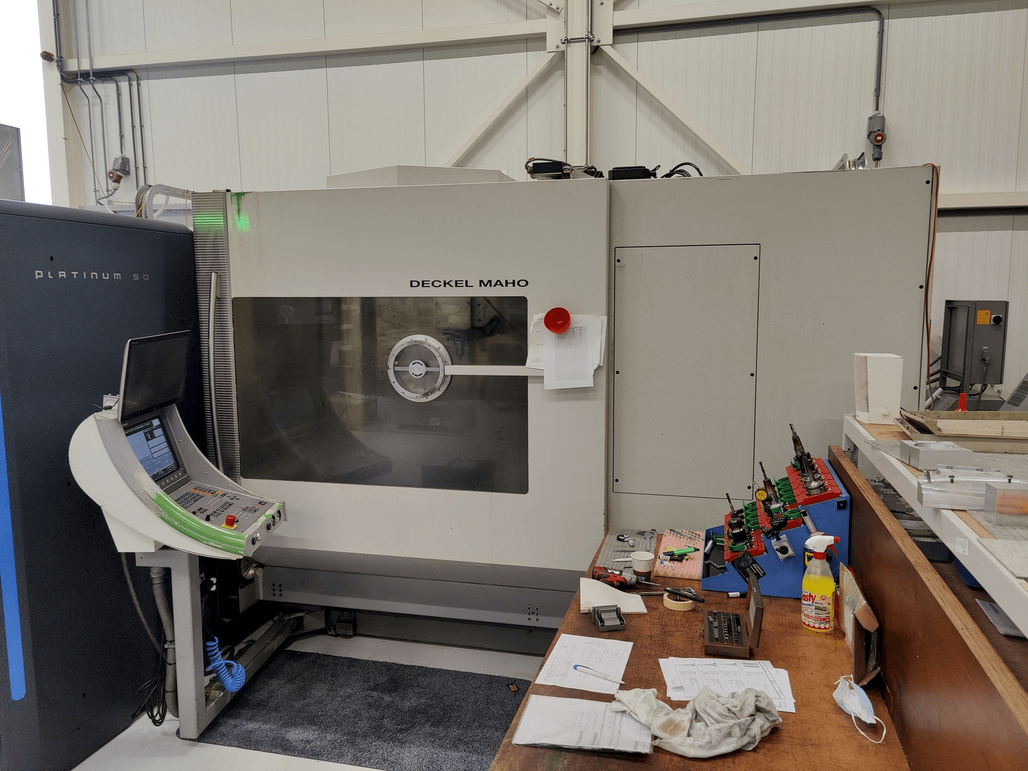 Masina DMU 80P HD eestvaade