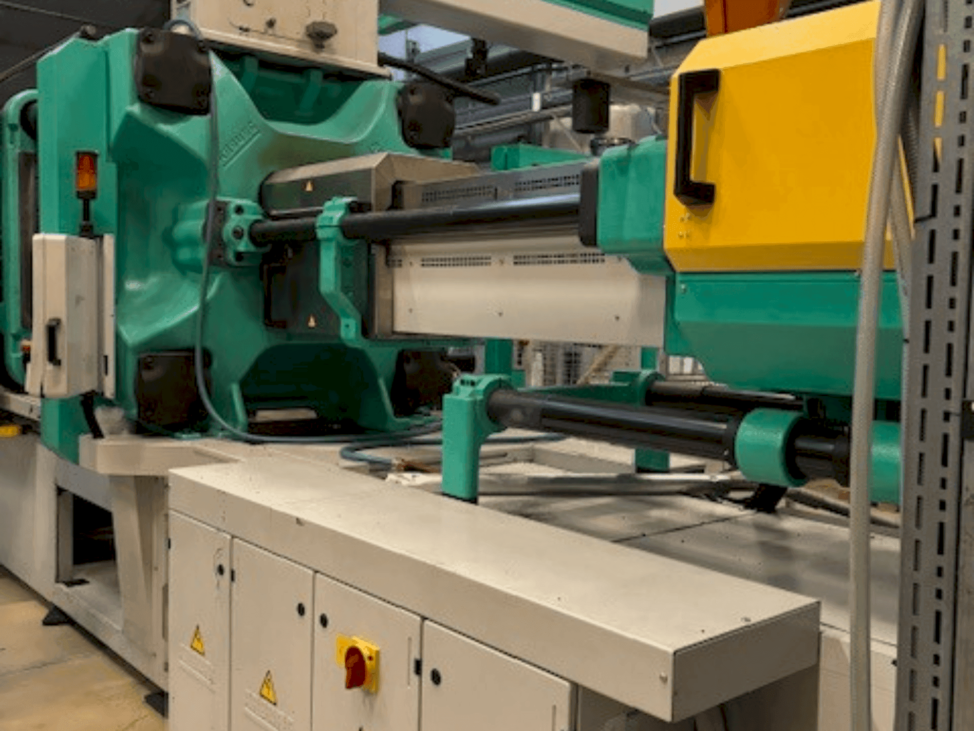 Masina Arburg Allrounder 920S 5000-3200 eestvaade