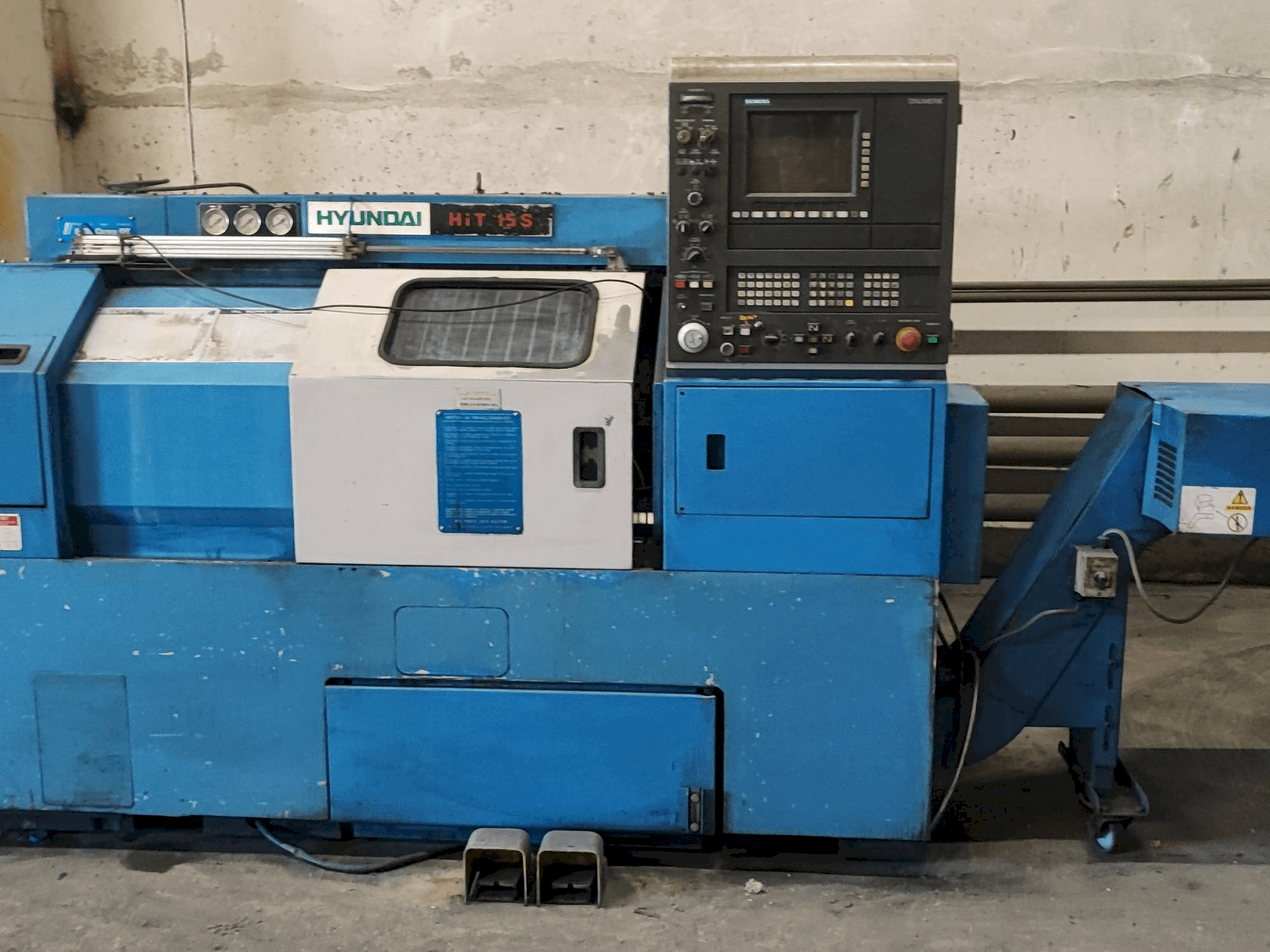 Masina Hyundai HIT15s eestvaade