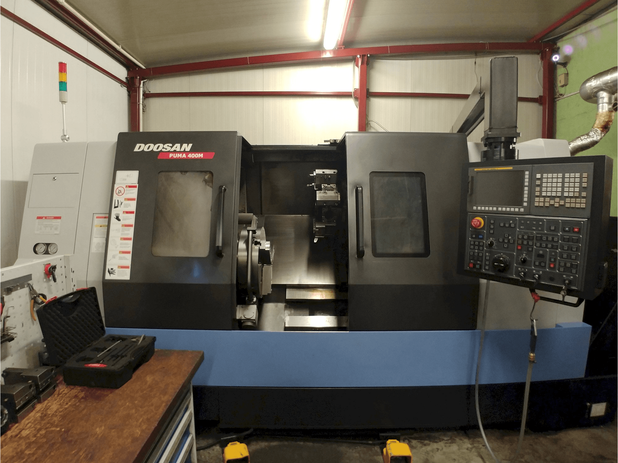 Masina Doosan Puma 400MC eestvaade