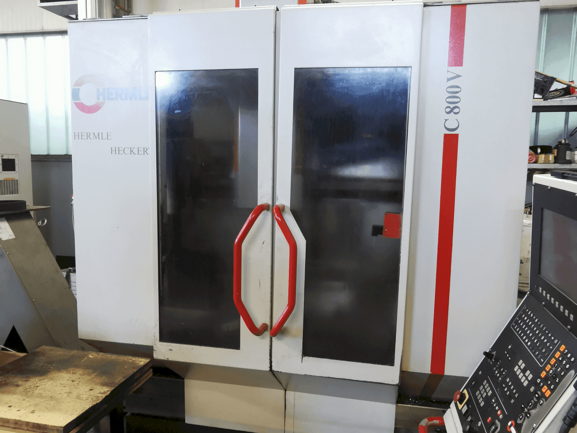 Masina HERMLE C 800 V eestvaade