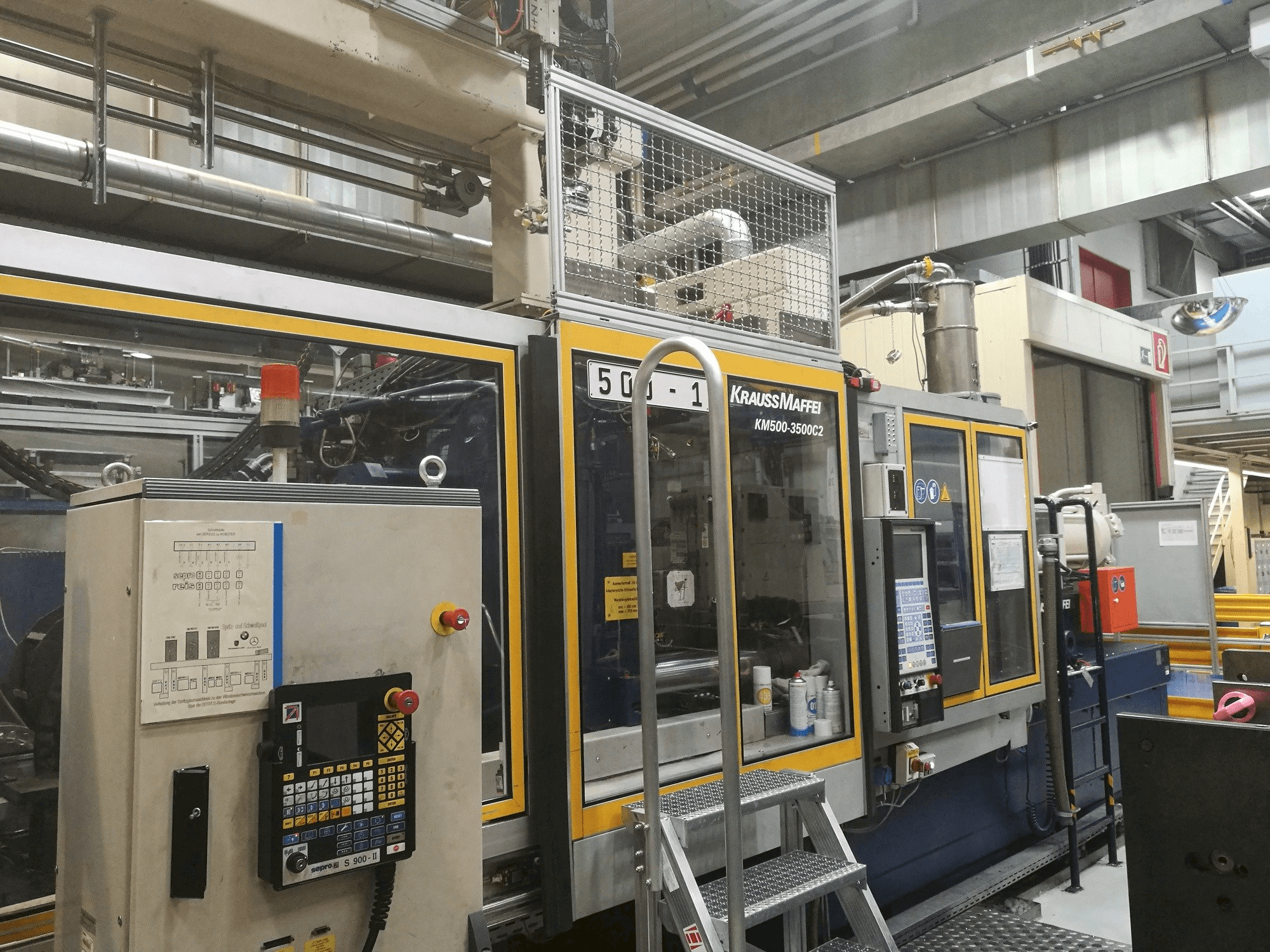 Masina Krauss Maffei 500-3500 C2 eestvaade