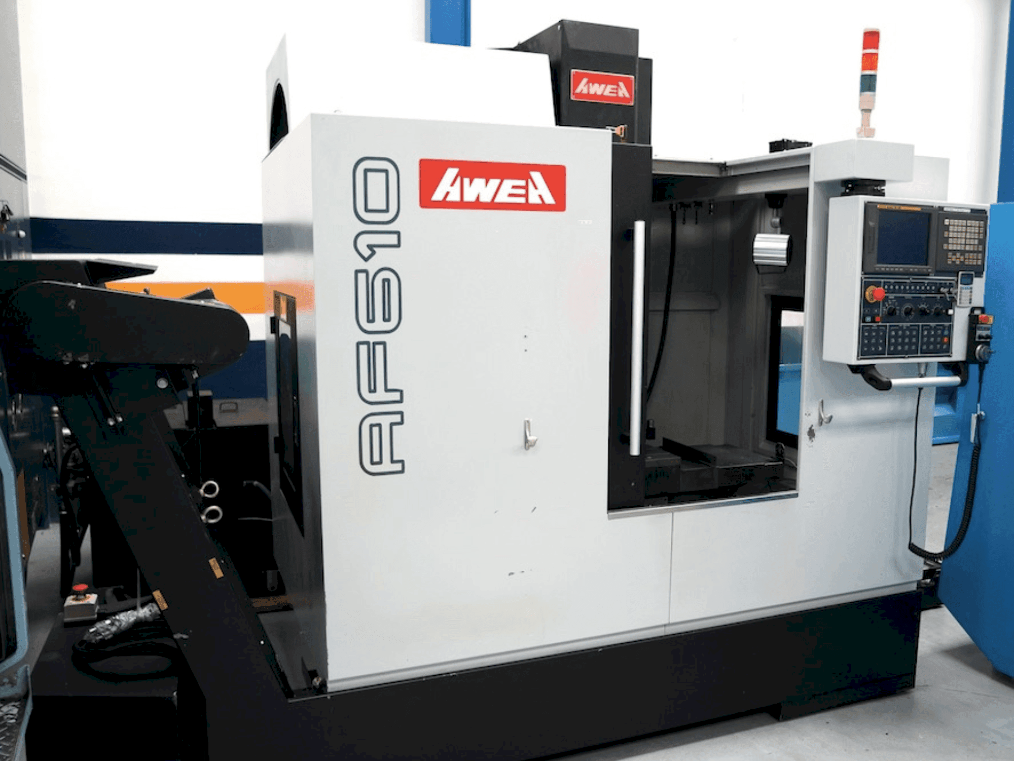 Masina AWEA AF 610 eestvaade