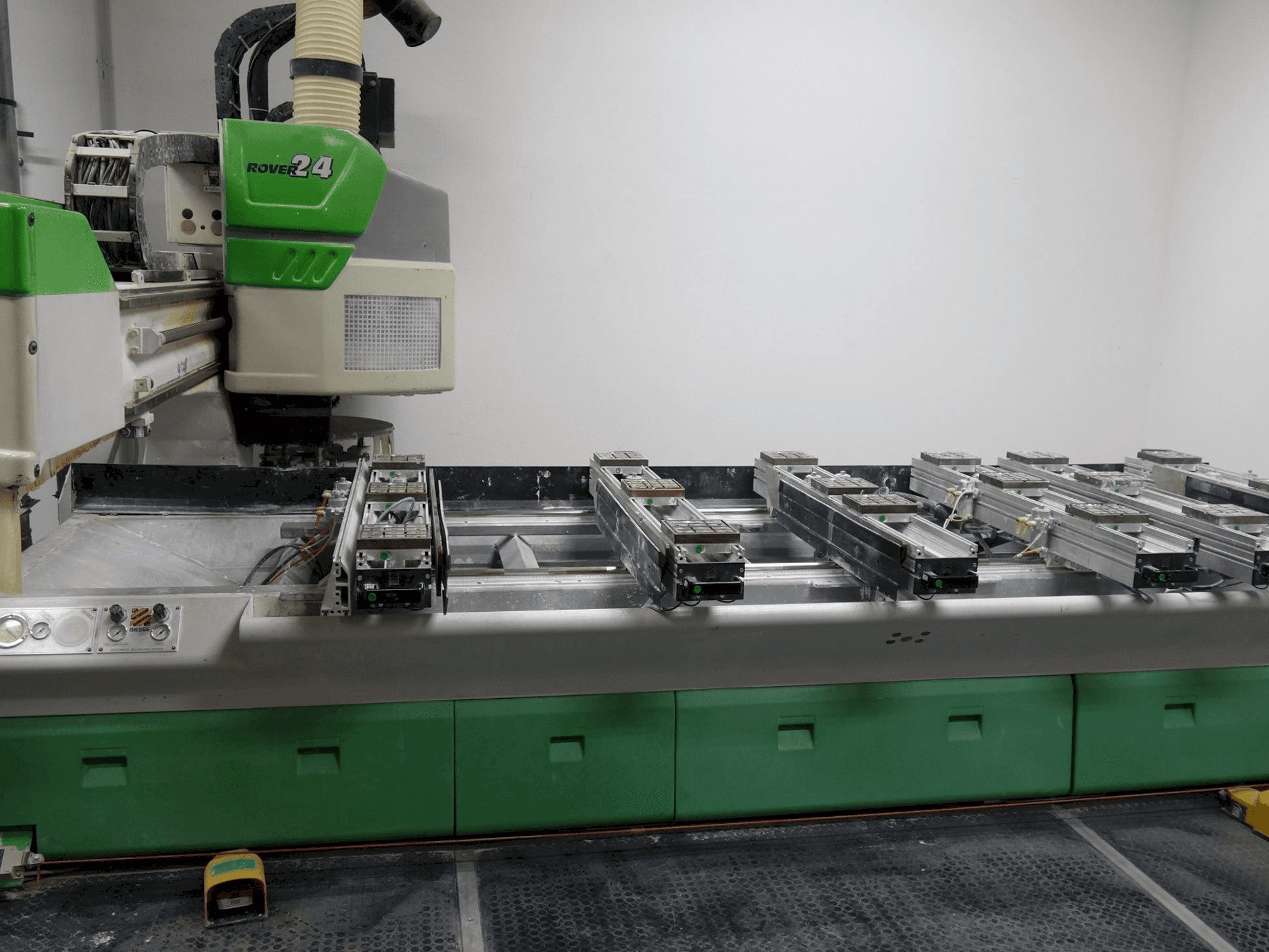 Masina BIESSE Rover 24 S eestvaade