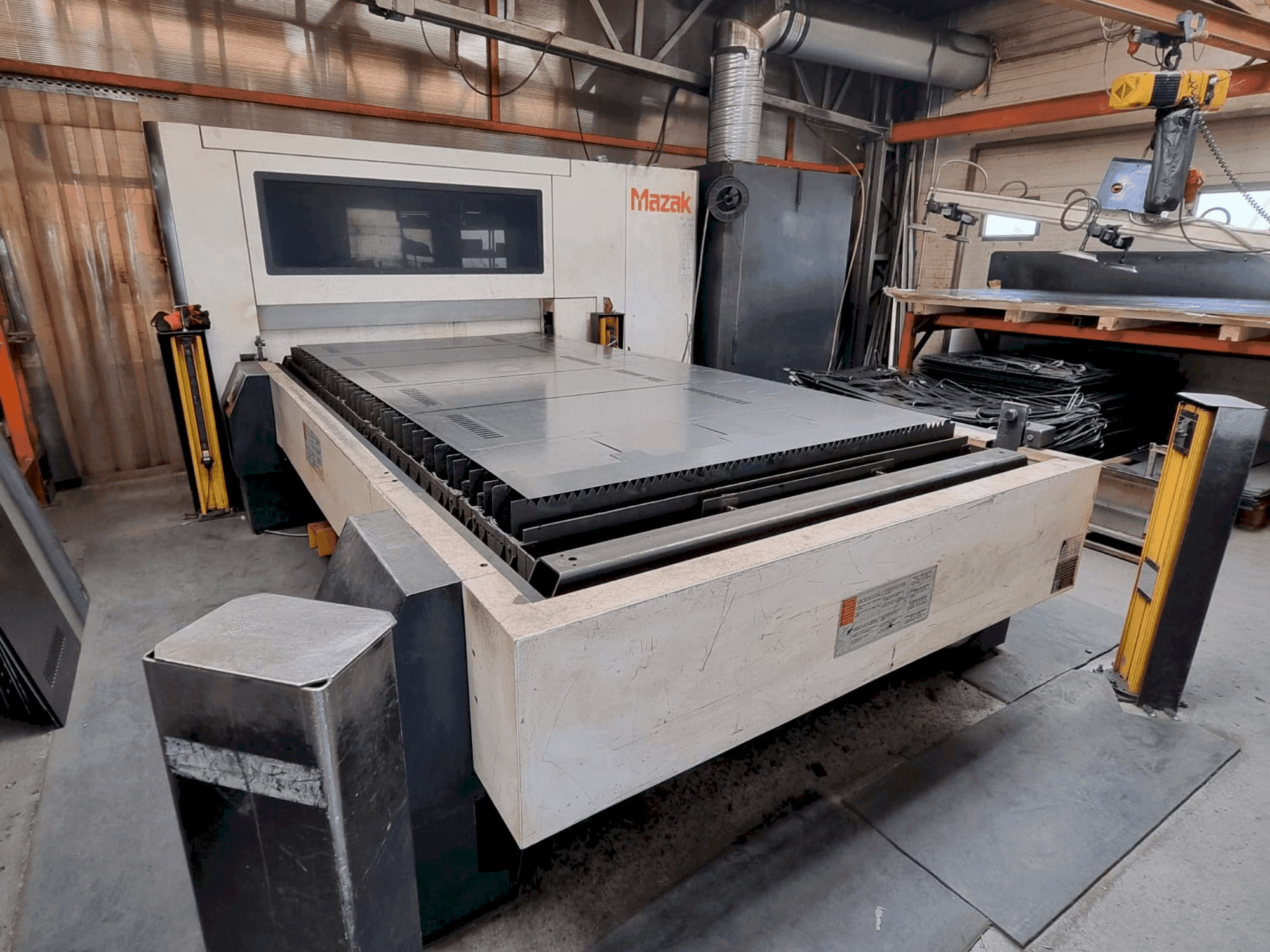 Masina Mazak OPTIPLEX 3015 FIBER II eestvaade