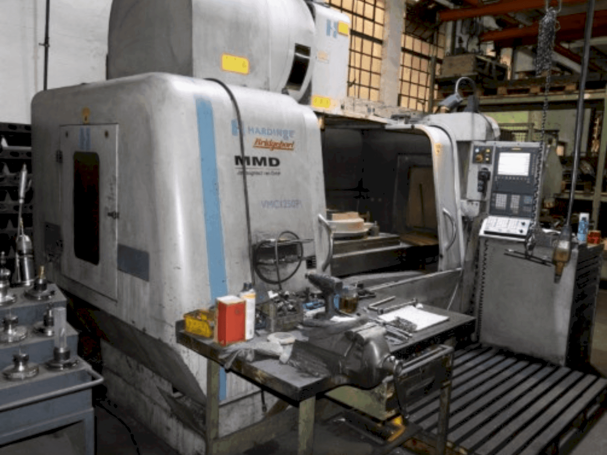 Masina Hardinge Bridgeport MMD VMC1250 P3 eestvaade
