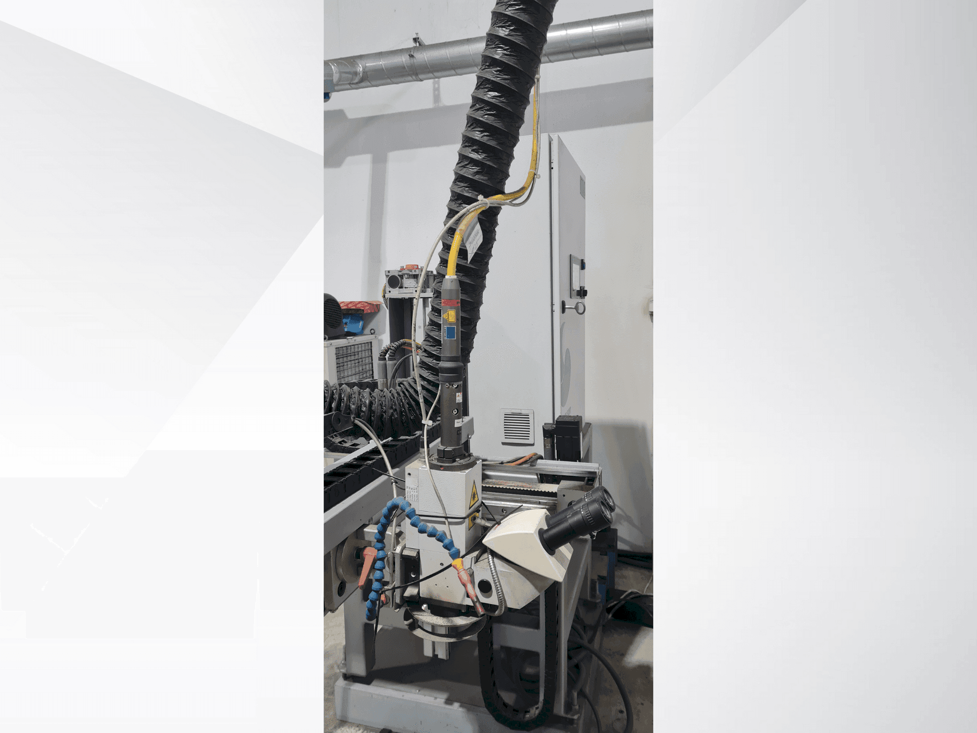 Masina TRUMPF TRUPULSE 304 eestvaade