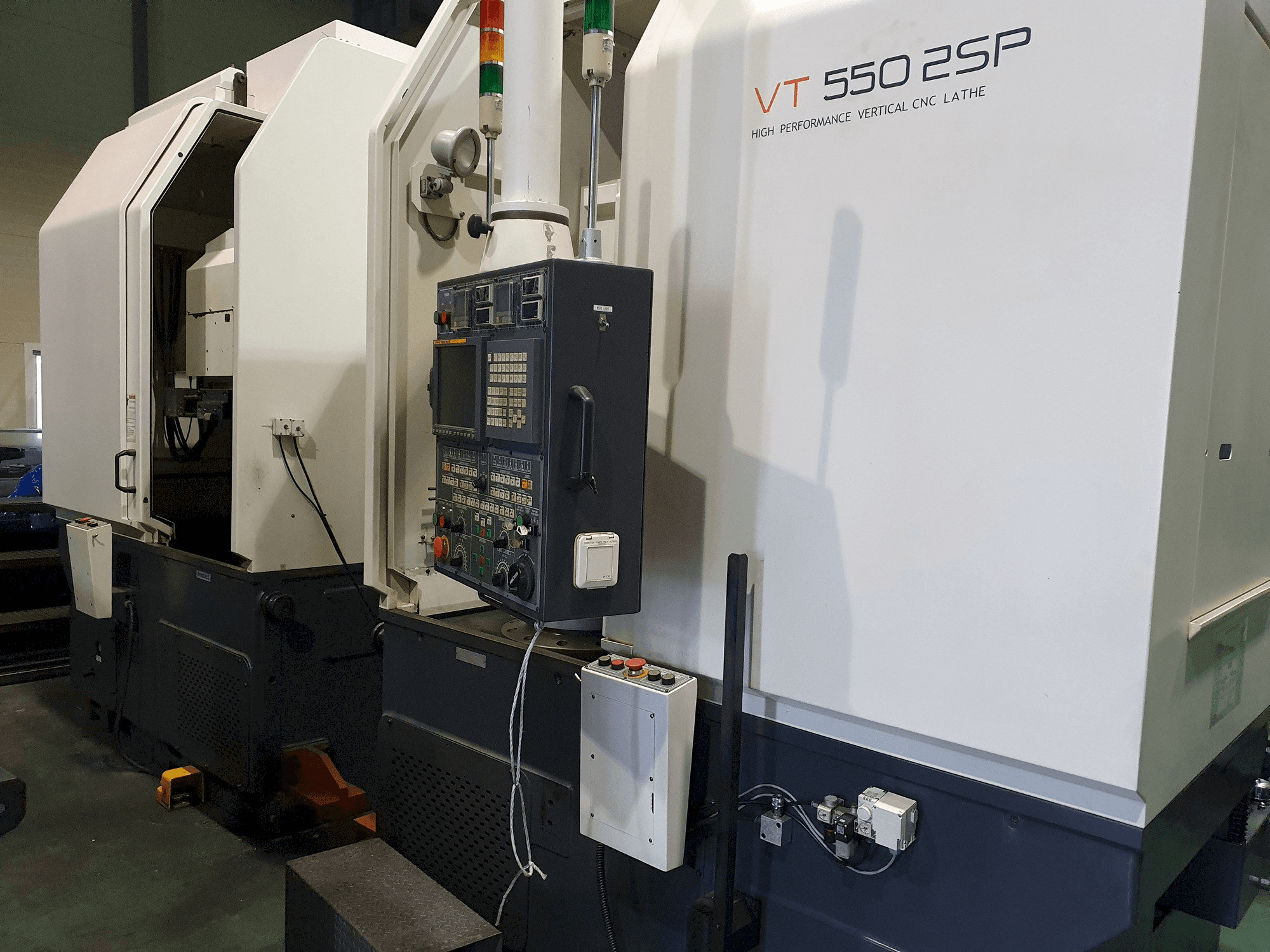 Masina HWACHEON VT-500 2SP eestvaade