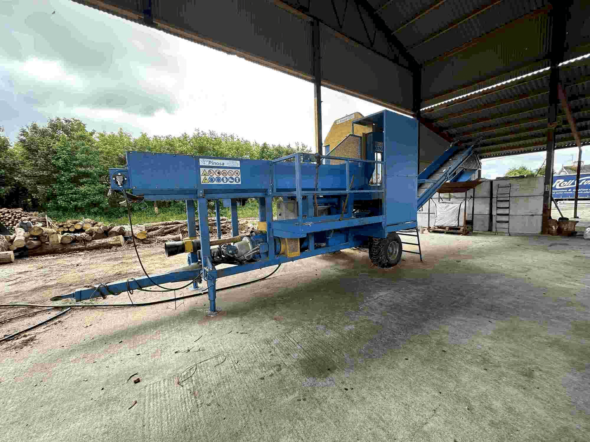 Masina PINOSA CPE 1200 eestvaade