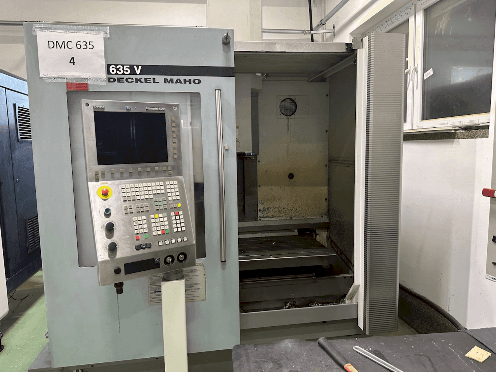 Masina DECKEL MAHO DMC 635 V eestvaade