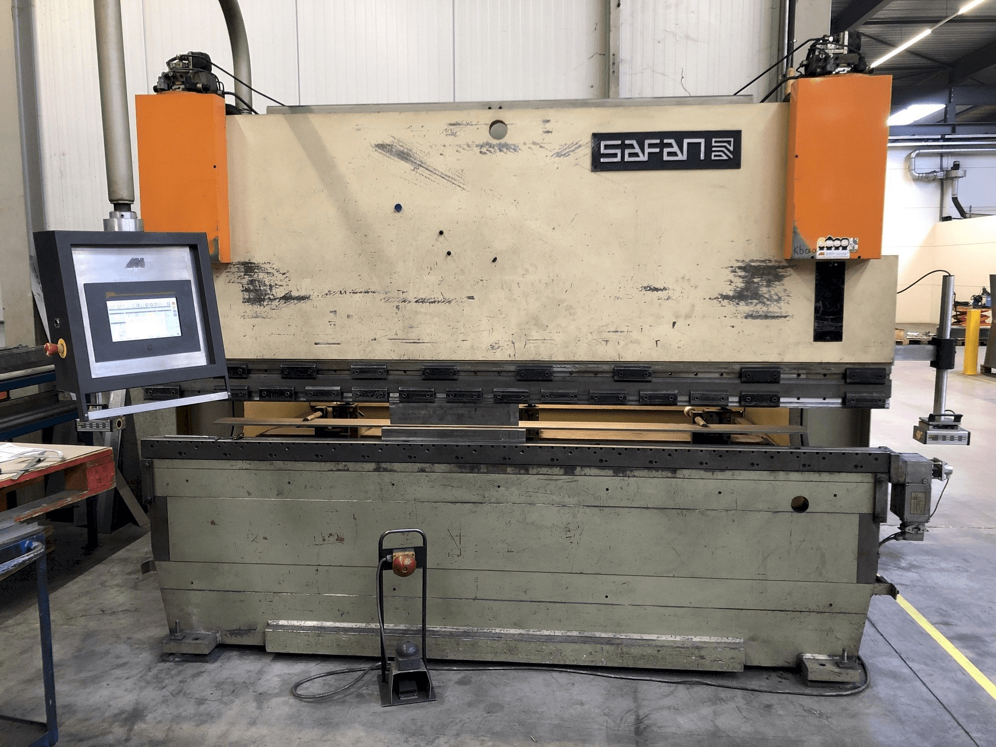 Masina Safan CNCL 110T eestvaade