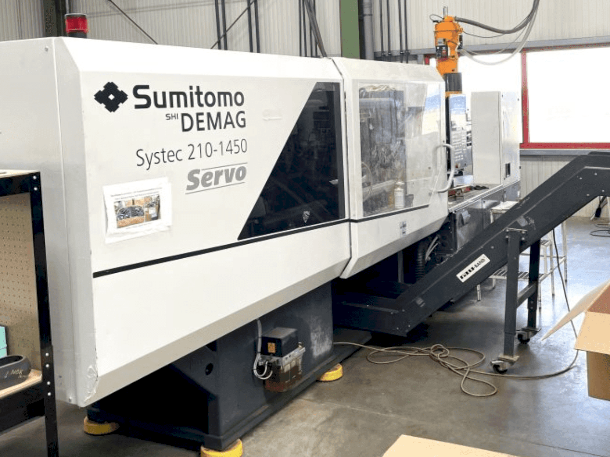 Masina DEMAG System 210-1450 eestvaade