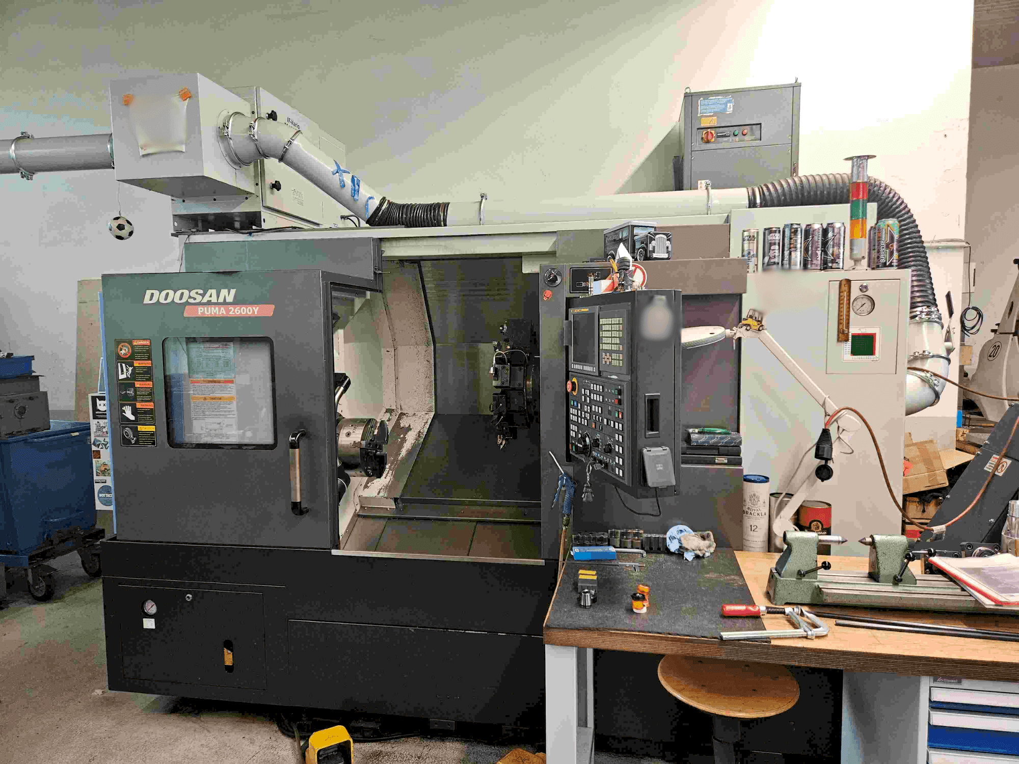 Masina DOOSAN PUMA 2600Y eestvaade