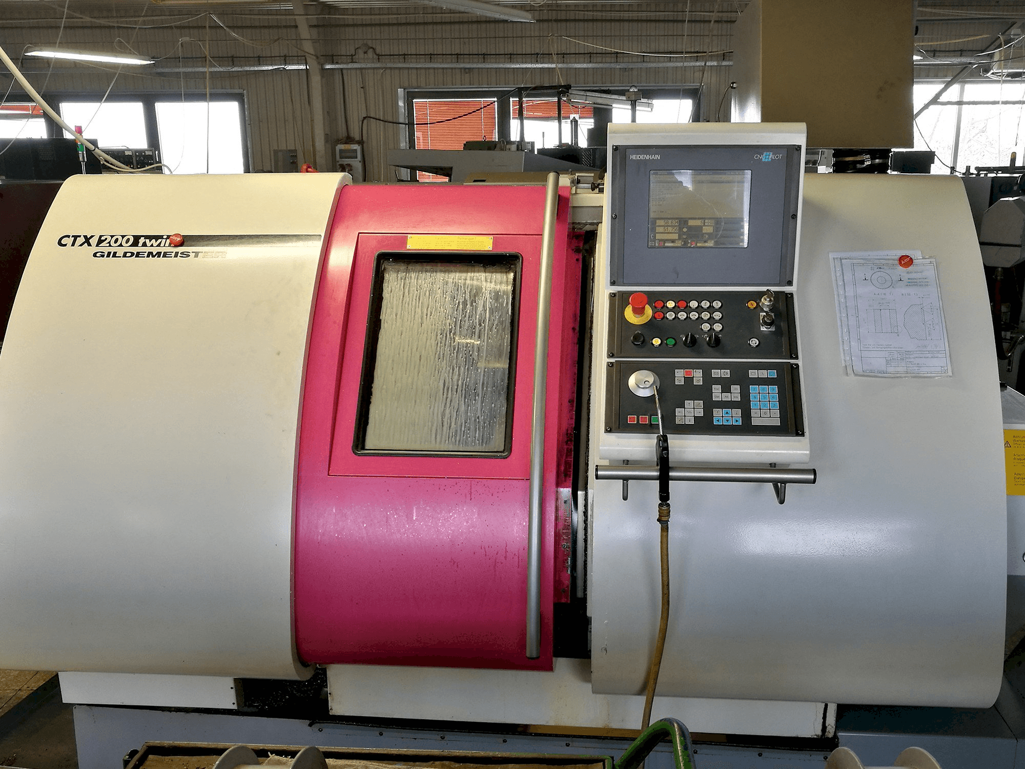 Masina Gildemeister CTX 200 Twin eestvaade