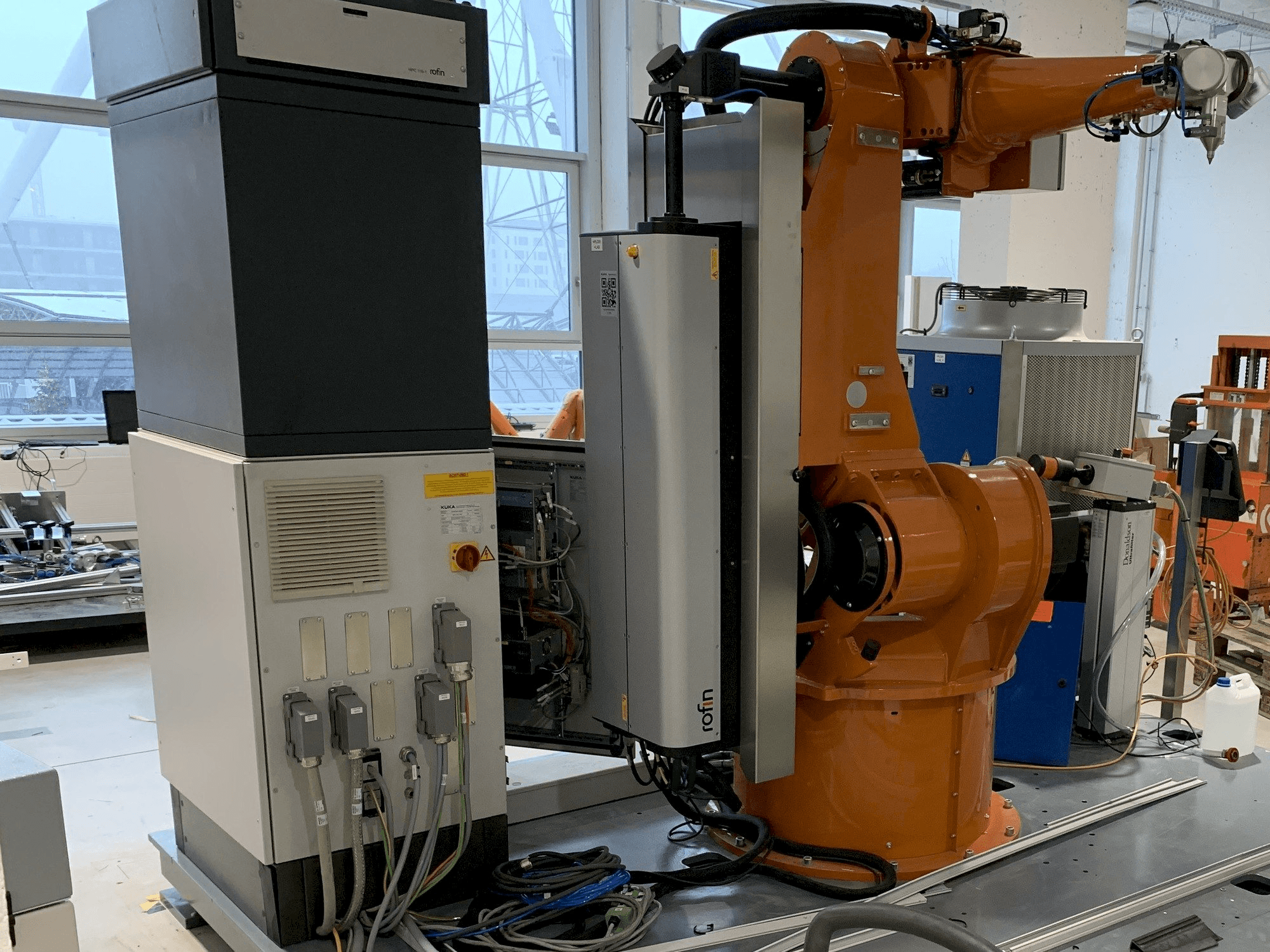 Masina Reis Robotics Laserroboter RV6L eestvaade