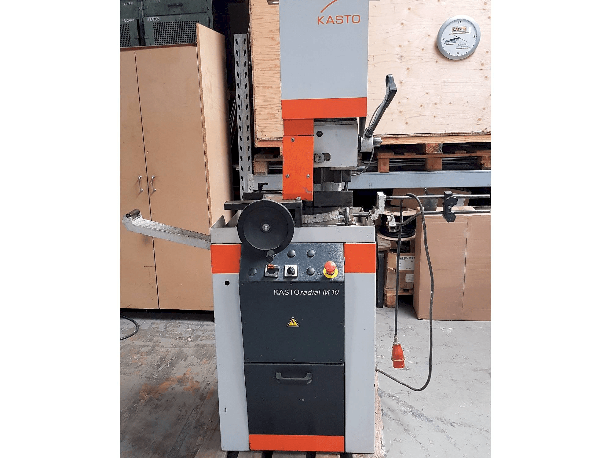 Masina KASTO Radial M 10 eestvaade