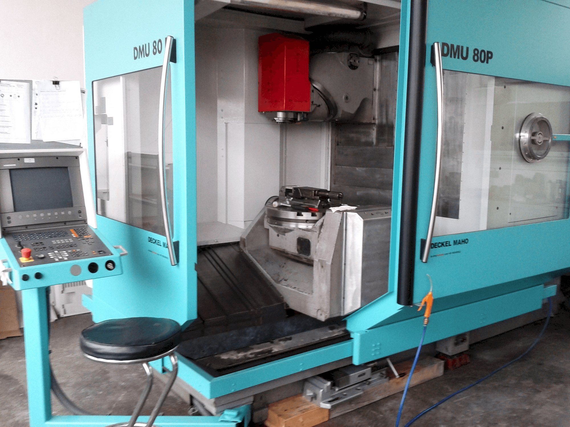 Masina DECKEL MAHO DMU 80P eestvaade