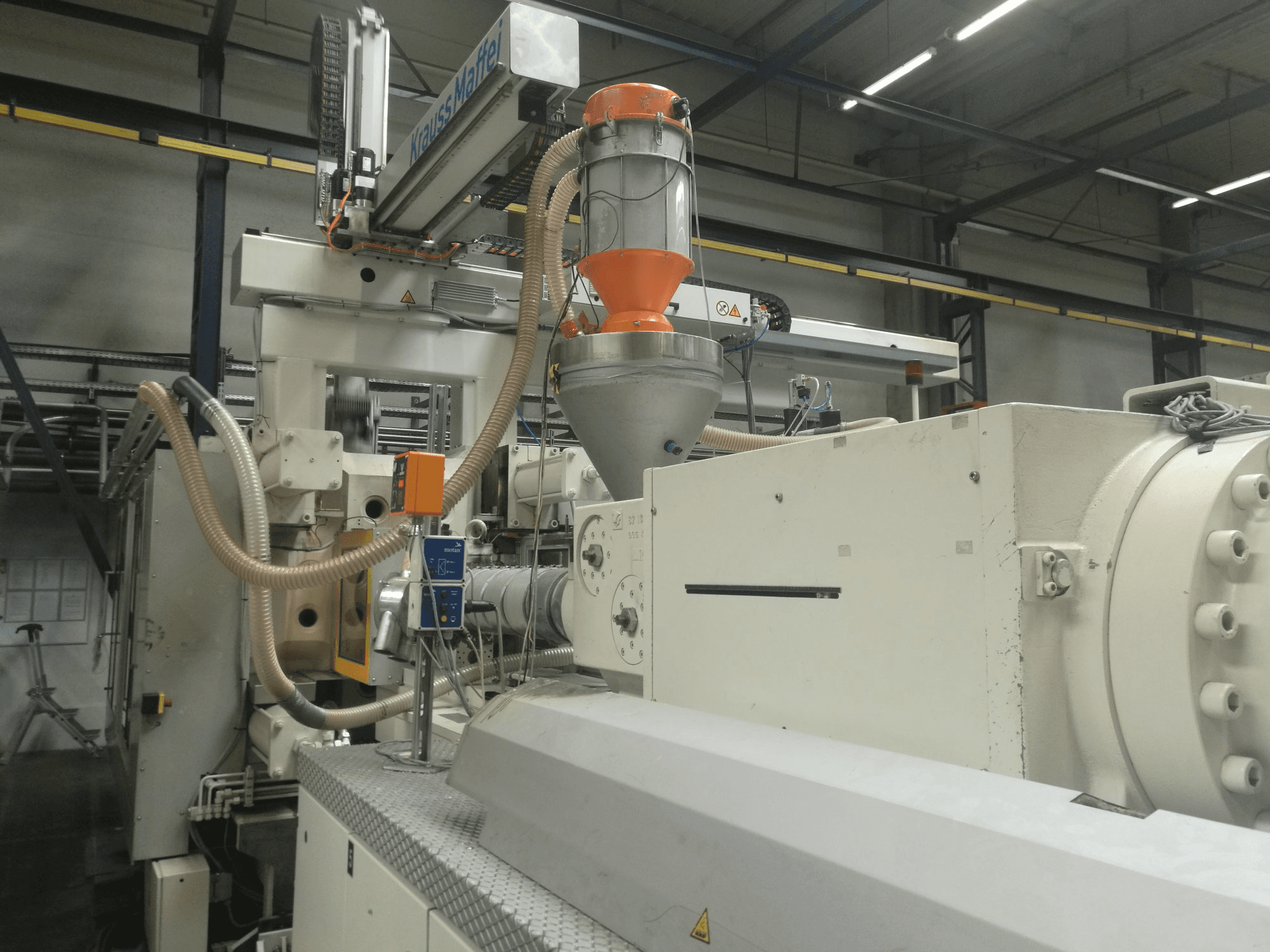 Masinavaade Krauss Maffei 800-8000 MC paremalt