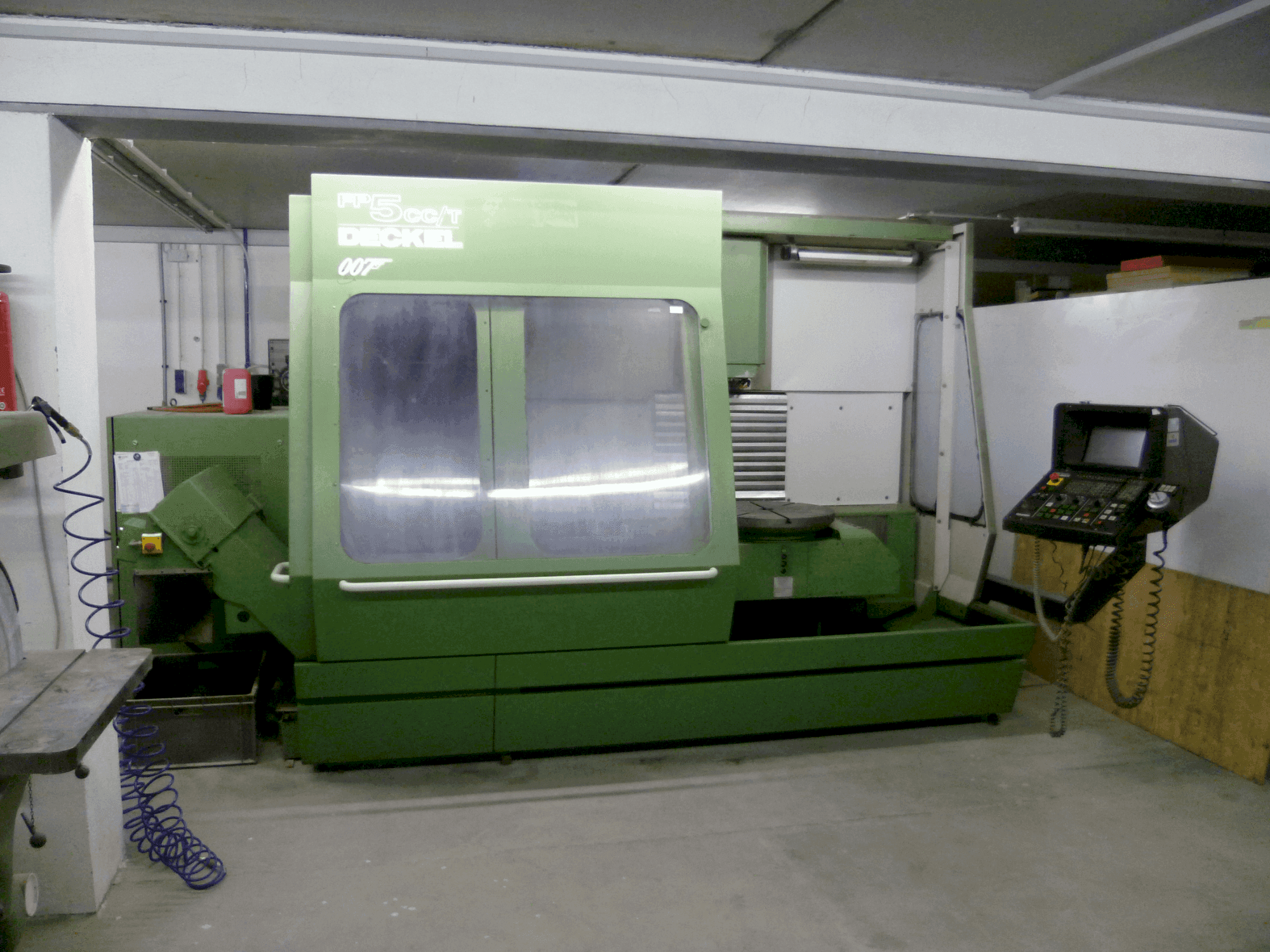 Masina DECKEL FP5CCT eestvaade