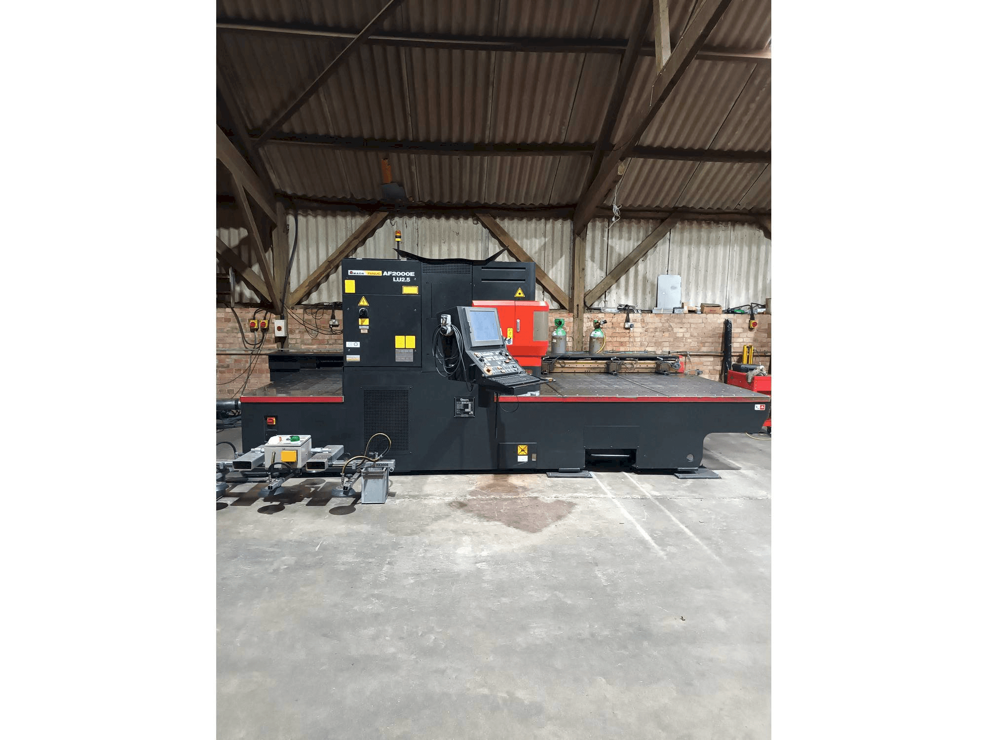 Masina AMADA LC 2415 alpha 4 NT eestvaade