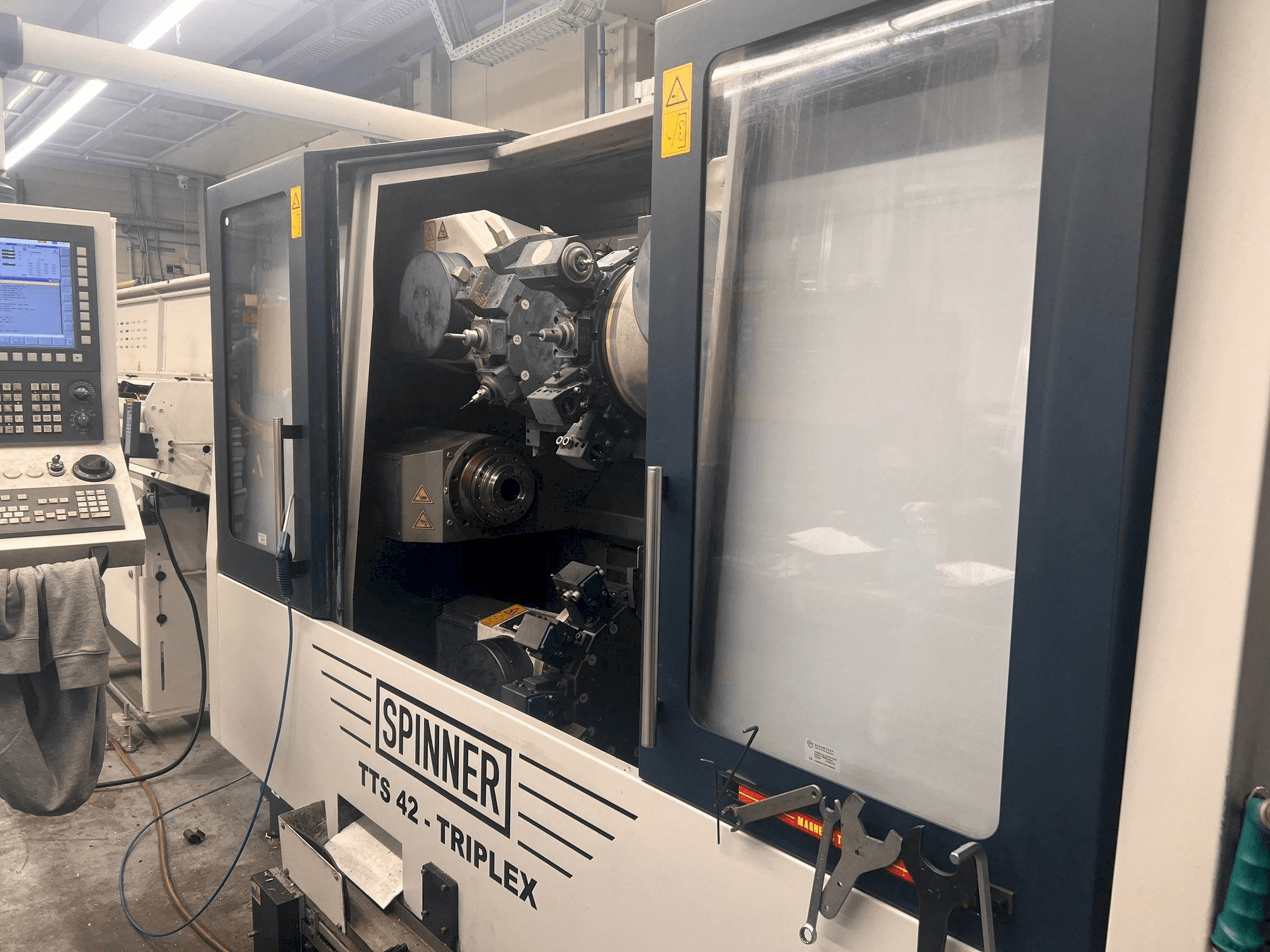 Masina SPINNER TTS 42 eestvaade