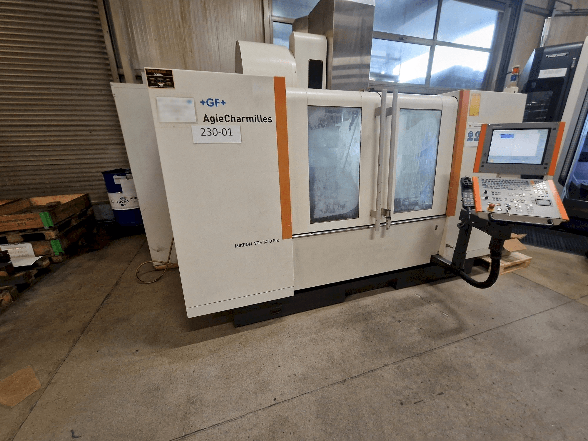 Masina AgieCharmilles MIKRON VCE 1400 PRO vasaku külje vaade