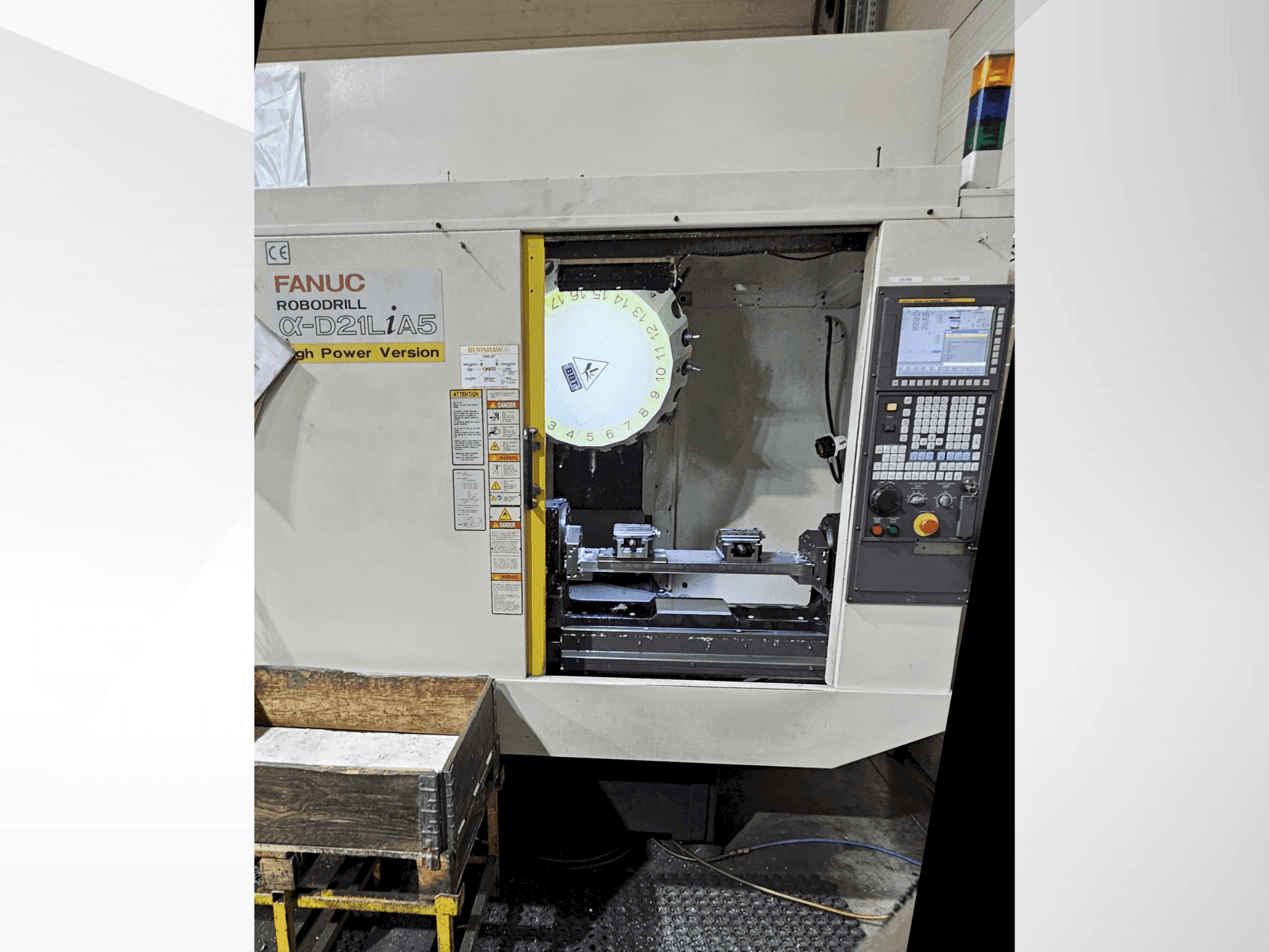 Masina FANUC Robodrill α-D21L iA eestvaade