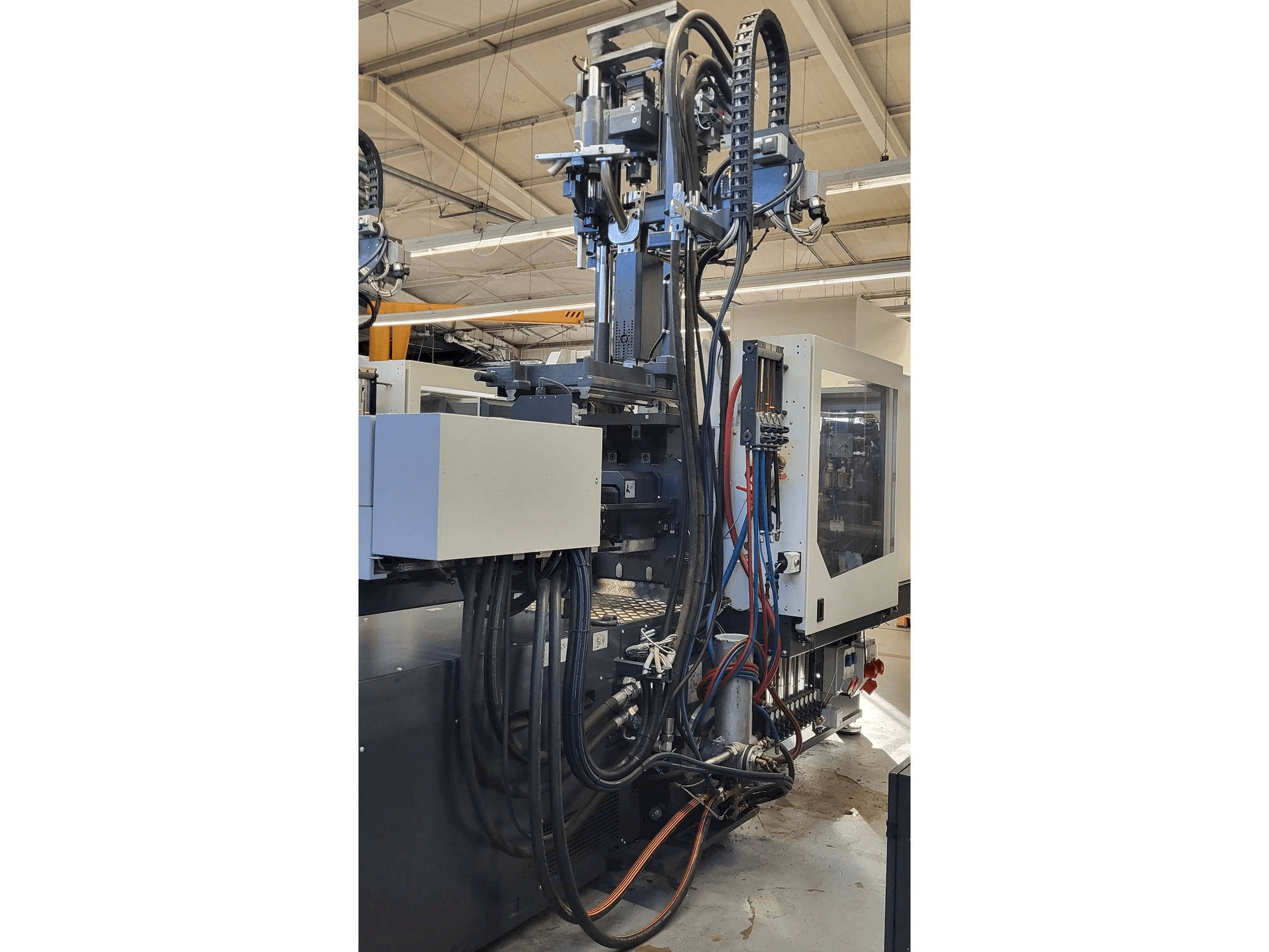 Masina Sumitomo SHI DEMAG Systec Multi 120/470-200h/80V vasaku külje vaade