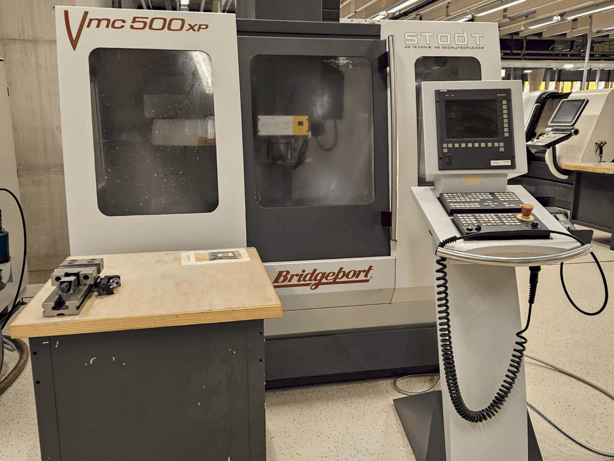 Masina Bridgeport VMC 500XP eestvaade