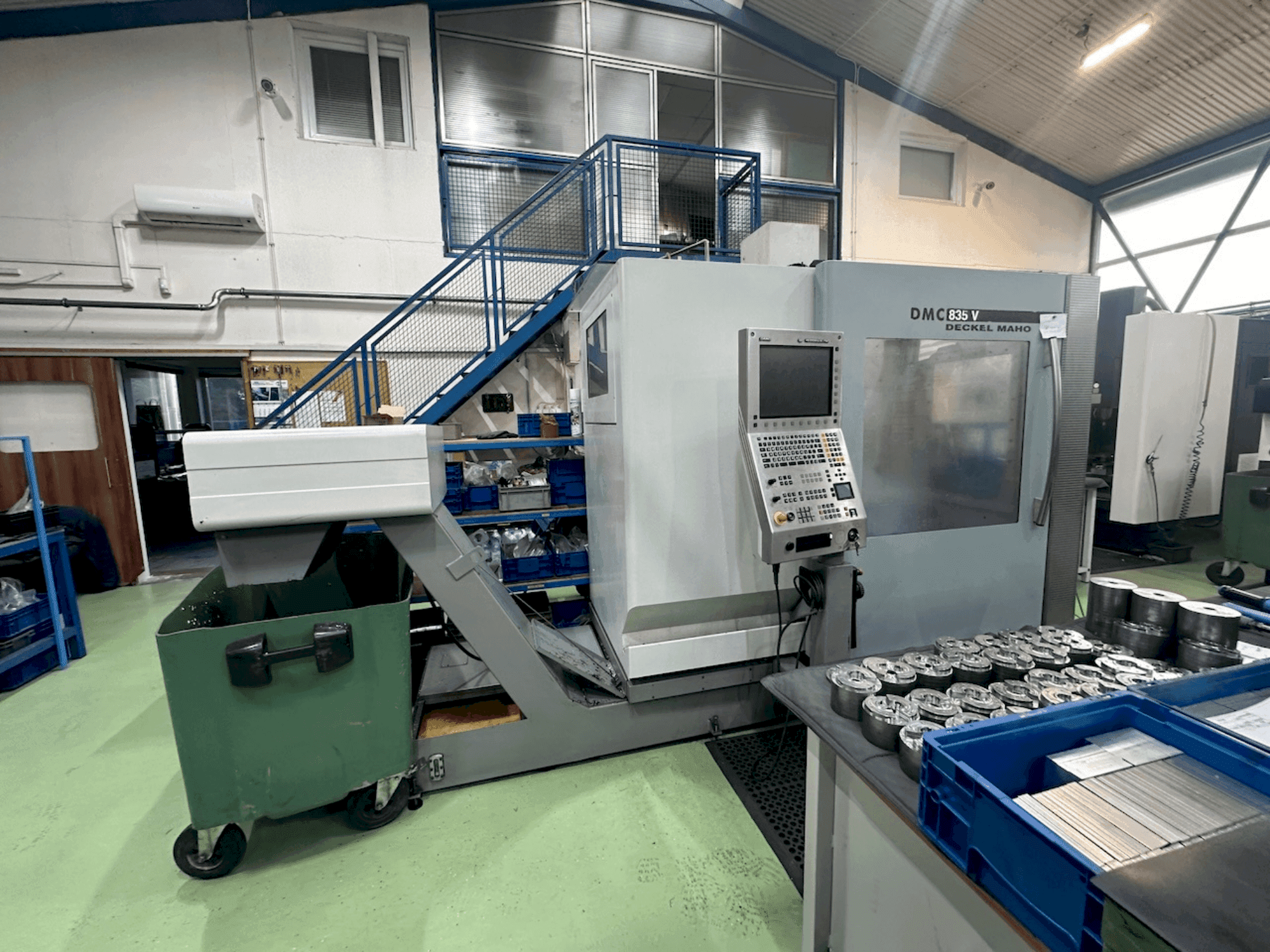 Masina DECKEL MAHO DMC 835 V eestvaade