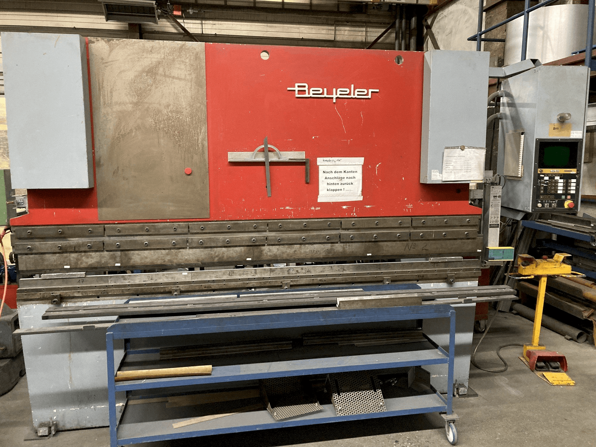 Masina BEYELER M3 eestvaade