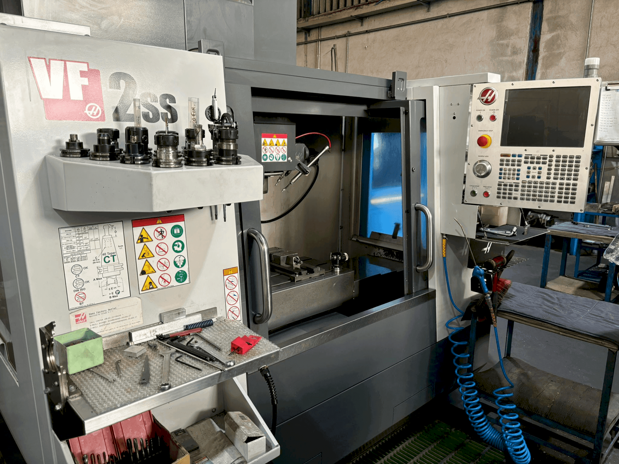 Masina HAAS VF-2SS eestvaade