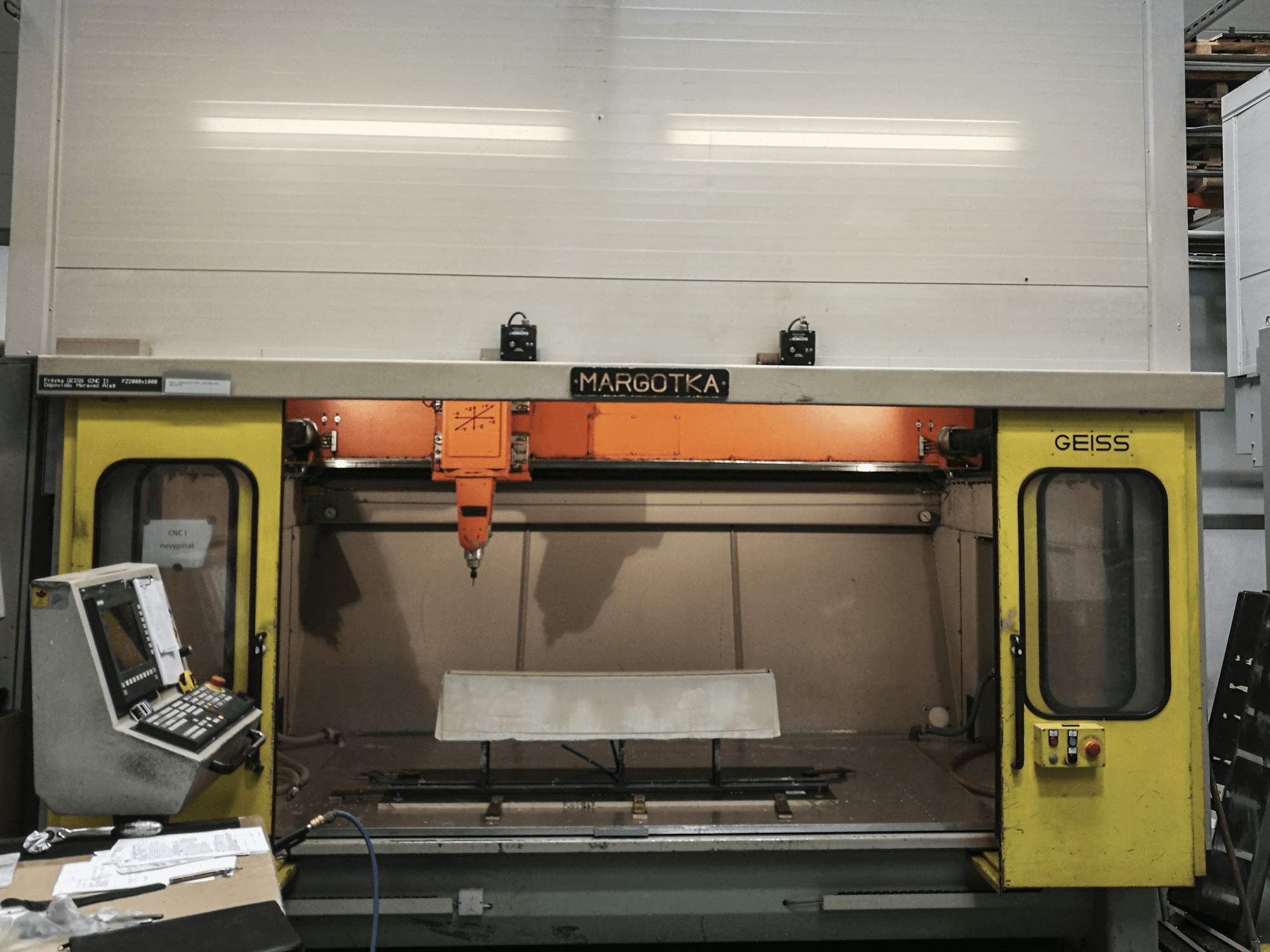 Masina GEISS FZ 2000x1000 eestvaade