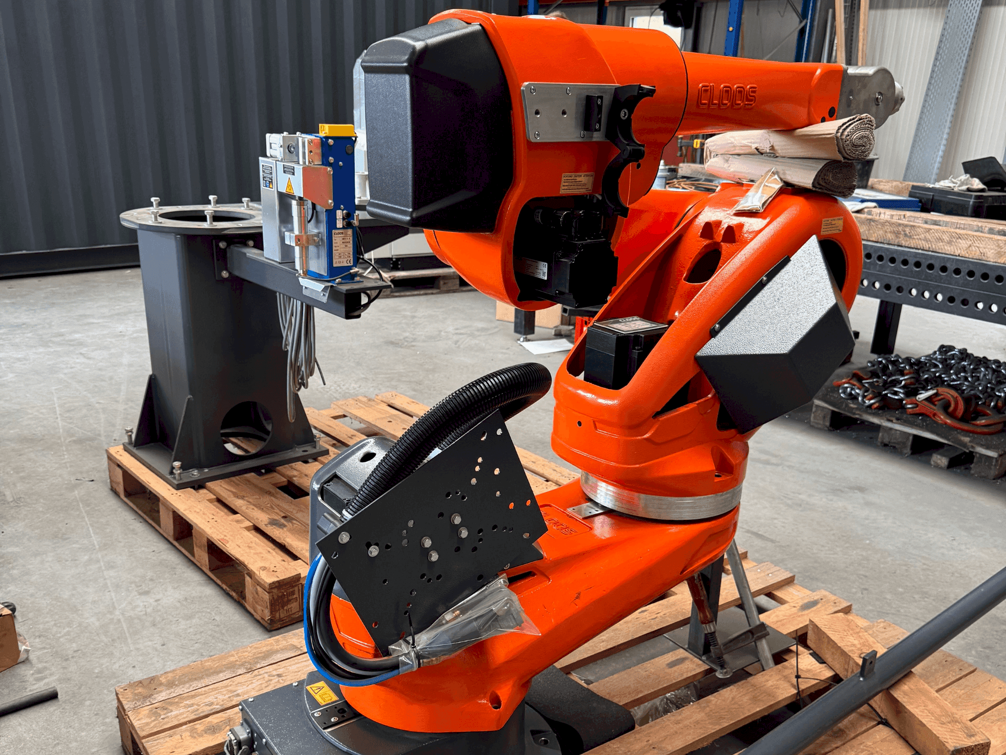 Masina CLOOS QIROX QRC 350-E eestvaade