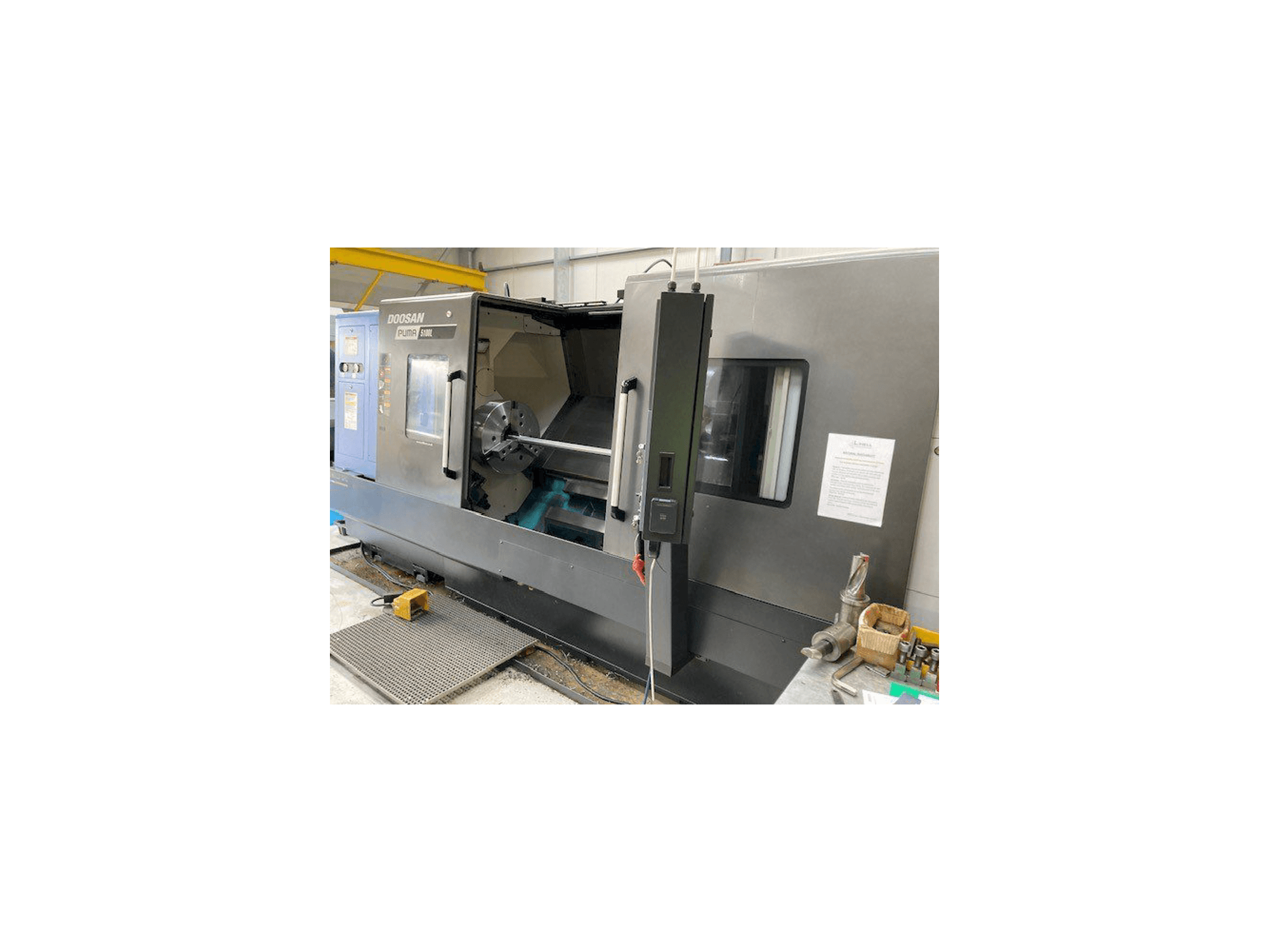 Masina Doosan Puma 5100LB eestvaade