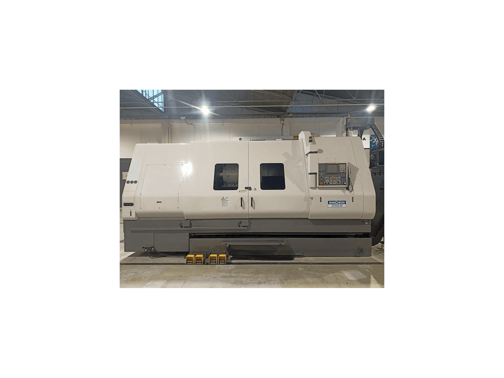 Masina HWACHEON HI-ECO 45 eestvaade