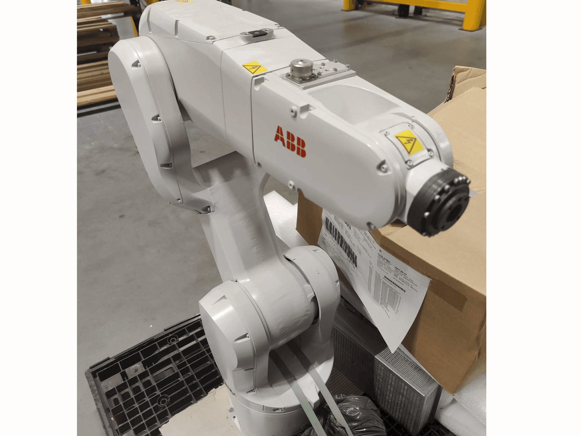 Masina ABB IRB1200 eestvaade