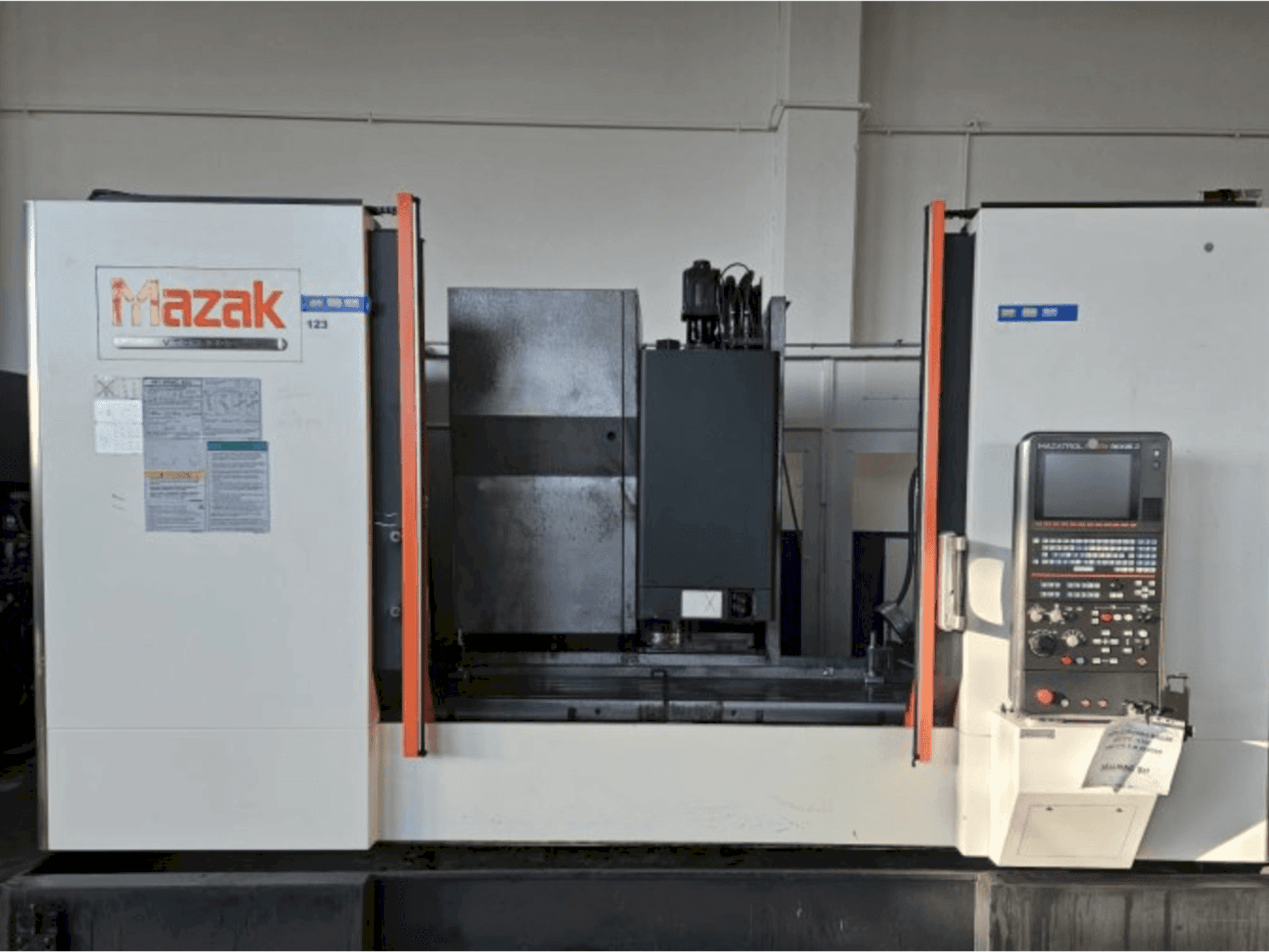 Masina Mazak VTC-530C eestvaade