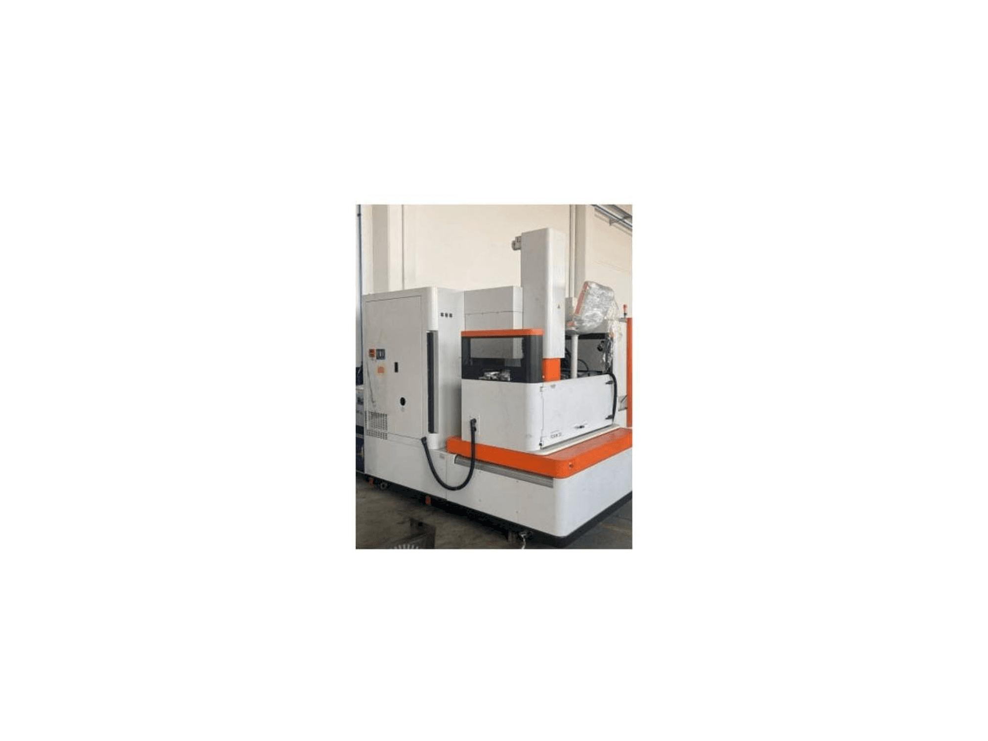 Masina AgieCharmilles FORM 30 eestvaade