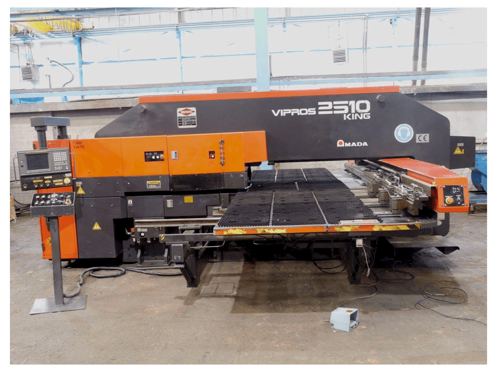 Masina AMADA Vipros S2510 eestvaade