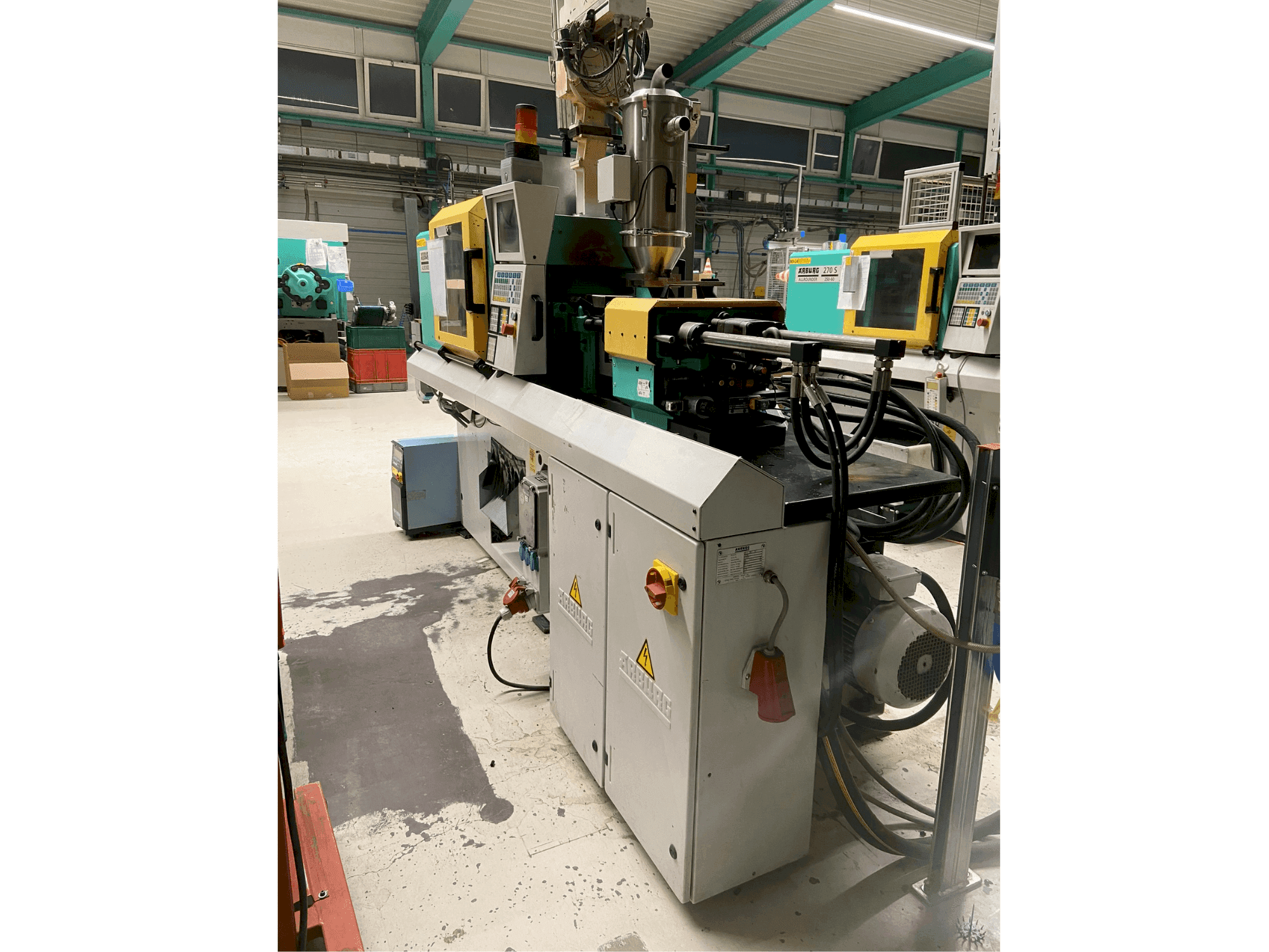 Masina Arburg 220 S 250-60 parema külje vaade