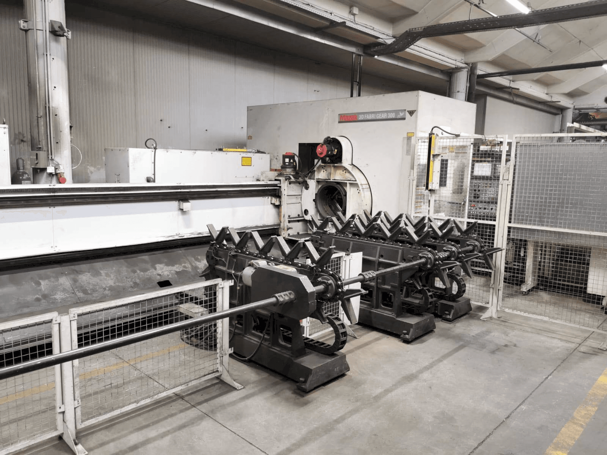 Masina Mazak 3D Fabri Gear 300V eestvaade